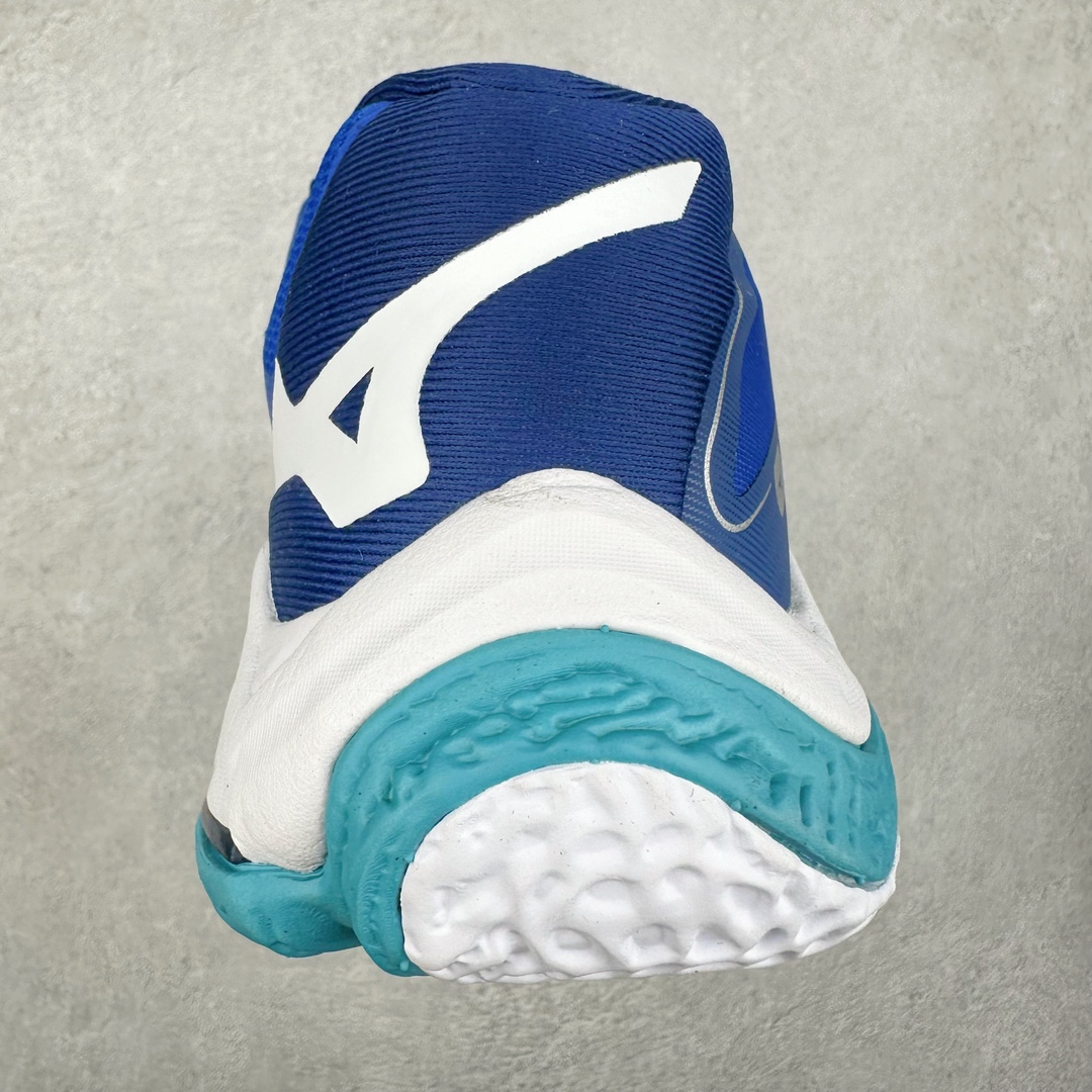 图片[8]-Mizuno Wave Lightning Z8 美津浓舒适百搭减震防滑低帮训练鞋 男女同款 美津浓（Mizuno），是日本美津浓株式会社于1906年创立的运动品牌，经过一个多世纪的不断努力现已成为世界著名的运动器具、服装和鞋类生产商。美津浓力求服务于各类运动项目，并竭力使运动生活更加愉快和振奋。产品种类齐全，覆盖几乎全部主要运动项目，达到30万多个品类。尺码：36 36.5 37.5 38 38.5 39 40 40.5 41 42 42.5 43 44 44.5 45-选品中心