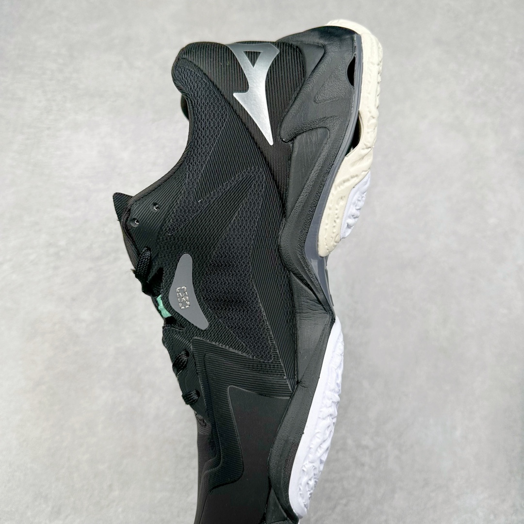 图片[7]-Mizuno Wave Lightning Z8 美津浓舒适百搭减震防滑低帮训练鞋 男女同款 美津浓（Mizuno），是日本美津浓株式会社于1906年创立的运动品牌，经过一个多世纪的不断努力现已成为世界著名的运动器具、服装和鞋类生产商。美津浓力求服务于各类运动项目，并竭力使运动生活更加愉快和振奋。产品种类齐全，覆盖几乎全部主要运动项目，达到30万多个品类。尺码：36 36.5 37.5 38 38.5 39 40 40.5 41 42 42.5 43 44 44.5 45-选品中心