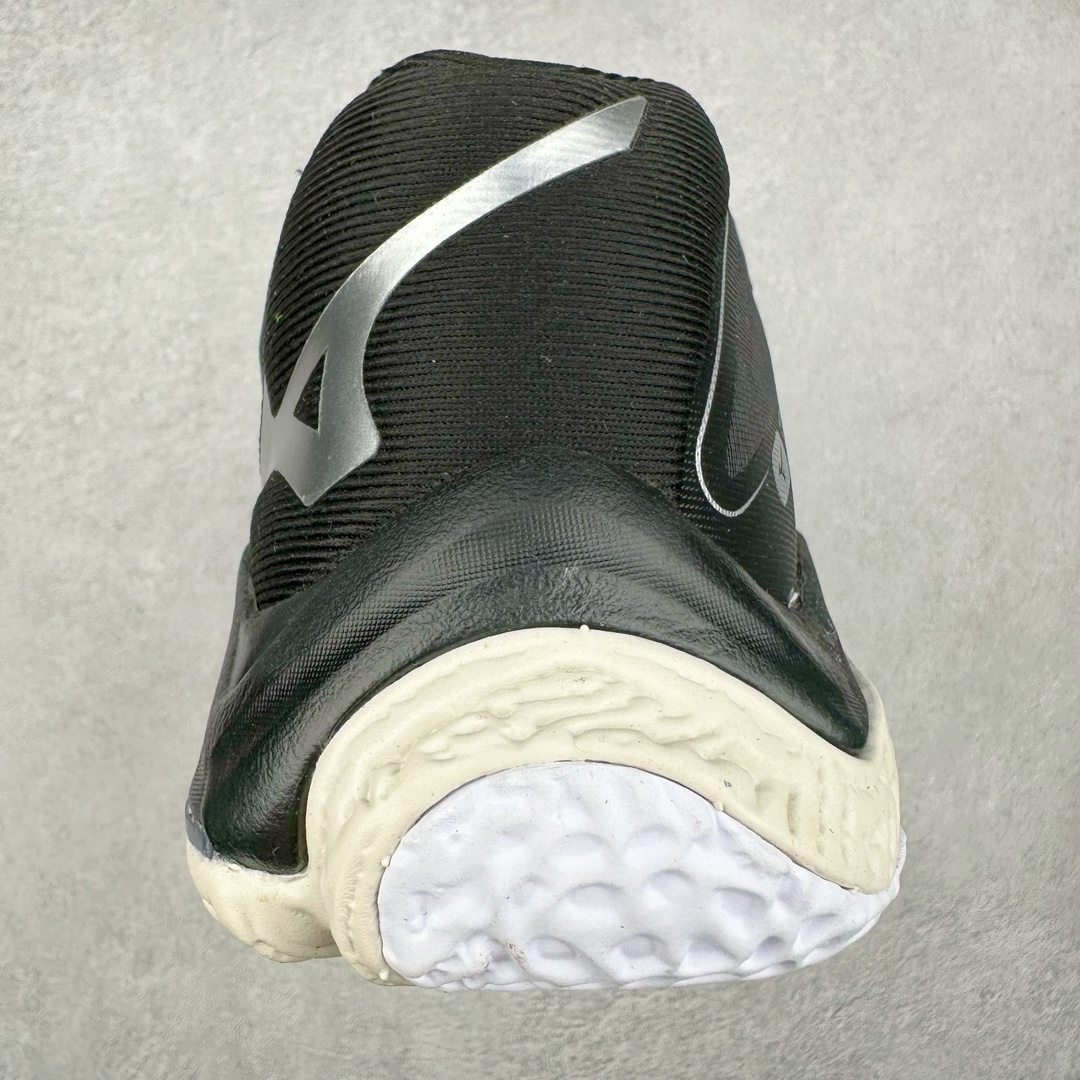 图片[8]-Mizuno Wave Lightning Z8 美津浓舒适百搭减震防滑低帮训练鞋 男女同款 美津浓（Mizuno），是日本美津浓株式会社于1906年创立的运动品牌，经过一个多世纪的不断努力现已成为世界著名的运动器具、服装和鞋类生产商。美津浓力求服务于各类运动项目，并竭力使运动生活更加愉快和振奋。产品种类齐全，覆盖几乎全部主要运动项目，达到30万多个品类。尺码：36 36.5 37.5 38 38.5 39 40 40.5 41 42 42.5 43 44 44.5 45-选品中心