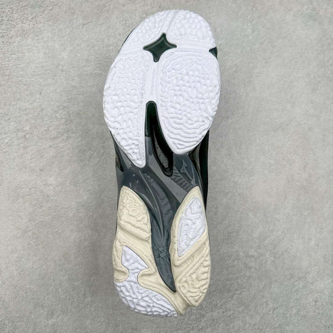 图片[9]-Mizuno Wave Lightning Z8 美津浓舒适百搭减震防滑低帮训练鞋 男女同款 美津浓（Mizuno），是日本美津浓株式会社于1906年创立的运动品牌，经过一个多世纪的不断努力现已成为世界著名的运动器具、服装和鞋类生产商。美津浓力求服务于各类运动项目，并竭力使运动生活更加愉快和振奋。产品种类齐全，覆盖几乎全部主要运动项目，达到30万多个品类。尺码：36 36.5 37.5 38 38.5 39 40 40.5 41 42 42.5 43 44 44.5 45-选品中心