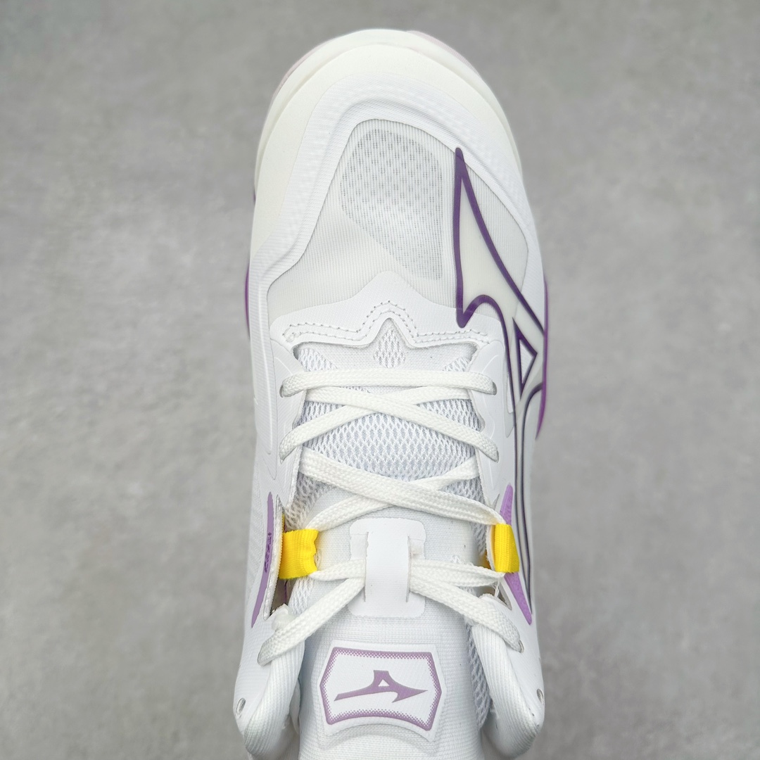 图片[4]-Mizuno Wave Lightning Z8 美津浓舒适百搭减震防滑低帮训练鞋 男女同款 美津浓（Mizuno），是日本美津浓株式会社于1906年创立的运动品牌，经过一个多世纪的不断努力现已成为世界著名的运动器具、服装和鞋类生产商。美津浓力求服务于各类运动项目，并竭力使运动生活更加愉快和振奋。产品种类齐全，覆盖几乎全部主要运动项目，达到30万多个品类。尺码：36 36.5 37.5 38 38.5 39 40 40.5 41 42 42.5 43 44 44.5 45-选品中心