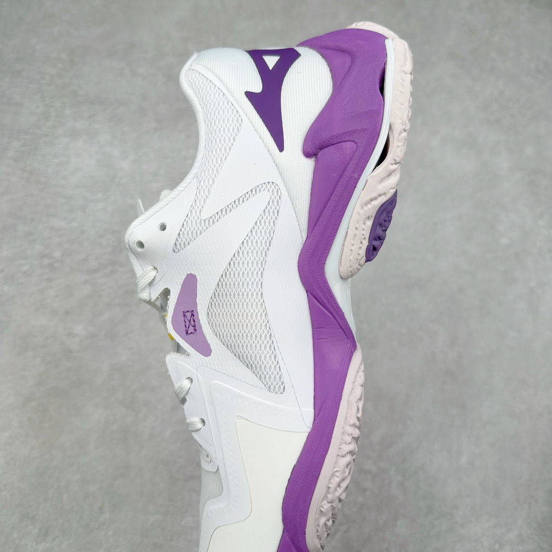 图片[7]-Mizuno Wave Lightning Z8 美津浓舒适百搭减震防滑低帮训练鞋 男女同款 美津浓（Mizuno），是日本美津浓株式会社于1906年创立的运动品牌，经过一个多世纪的不断努力现已成为世界著名的运动器具、服装和鞋类生产商。美津浓力求服务于各类运动项目，并竭力使运动生活更加愉快和振奋。产品种类齐全，覆盖几乎全部主要运动项目，达到30万多个品类。尺码：36 36.5 37.5 38 38.5 39 40 40.5 41 42 42.5 43 44 44.5 45-选品中心