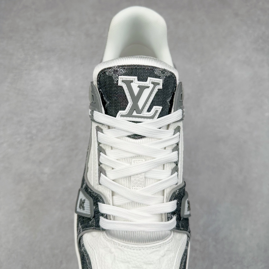 图片[5]-＃K1 Louis Vuitton Trainer lv时装走秀运动鞋 完美鞋型超高的清洁度 零毛边线头瑕疵 全套原楦原纸版原鞋开模 全网最具灵魂的版型 正确原装黄色鞋盒 正确中底印花 鞋面印花3D高频深度立体 全鞋电脑针车 紧密相连 针距密度一致 环保乳胶注塑鞋垫 厚度脚感还原原版 皮面裁剪部位 统一油边封口工艺 原装橡胶大底含胶量大底组合零偏差 专柜全套包装 防尘袋 说明书 质保卡 男女鞋 尺码：35 36 37 38 39 40 41 42 43 44 45-选品中心