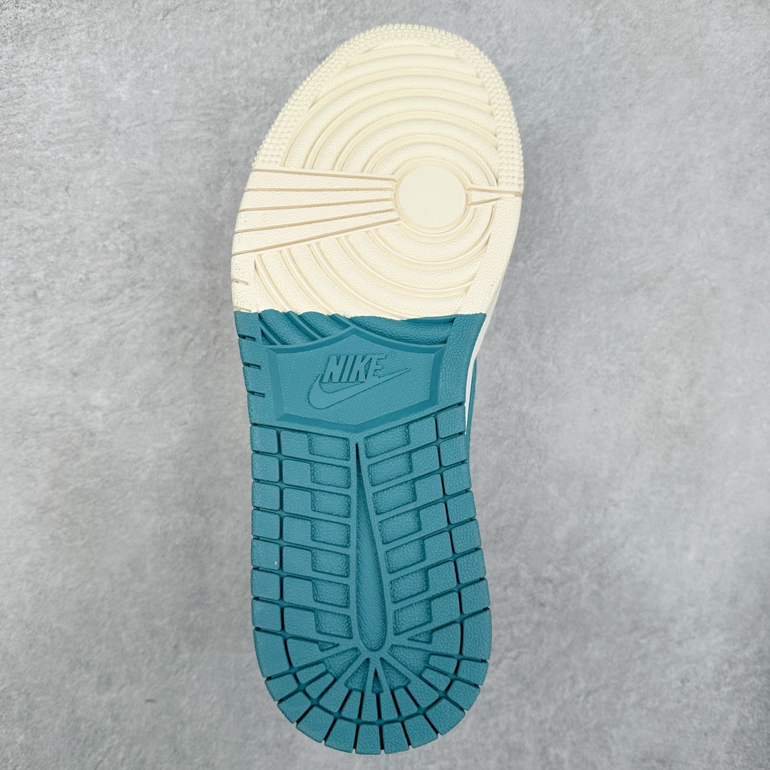 图片[9]-TS x Air Jordan AJ1 Low 倒钩低帮联名定制配色 LJ5188-022 原厂内置气垫魔块 A模大底 头层小牛皮 鞋舌AJ原厂专用牛津布+AJ专用反口珍珠布+原厂无杂质高弹内里海棉+特殊封边弹力鞋带 尺码：36 36.5 37.5 38 38.5 39 40 40.5 41 42 42.5 43 44 44.5 45 46 47.5-选品中心