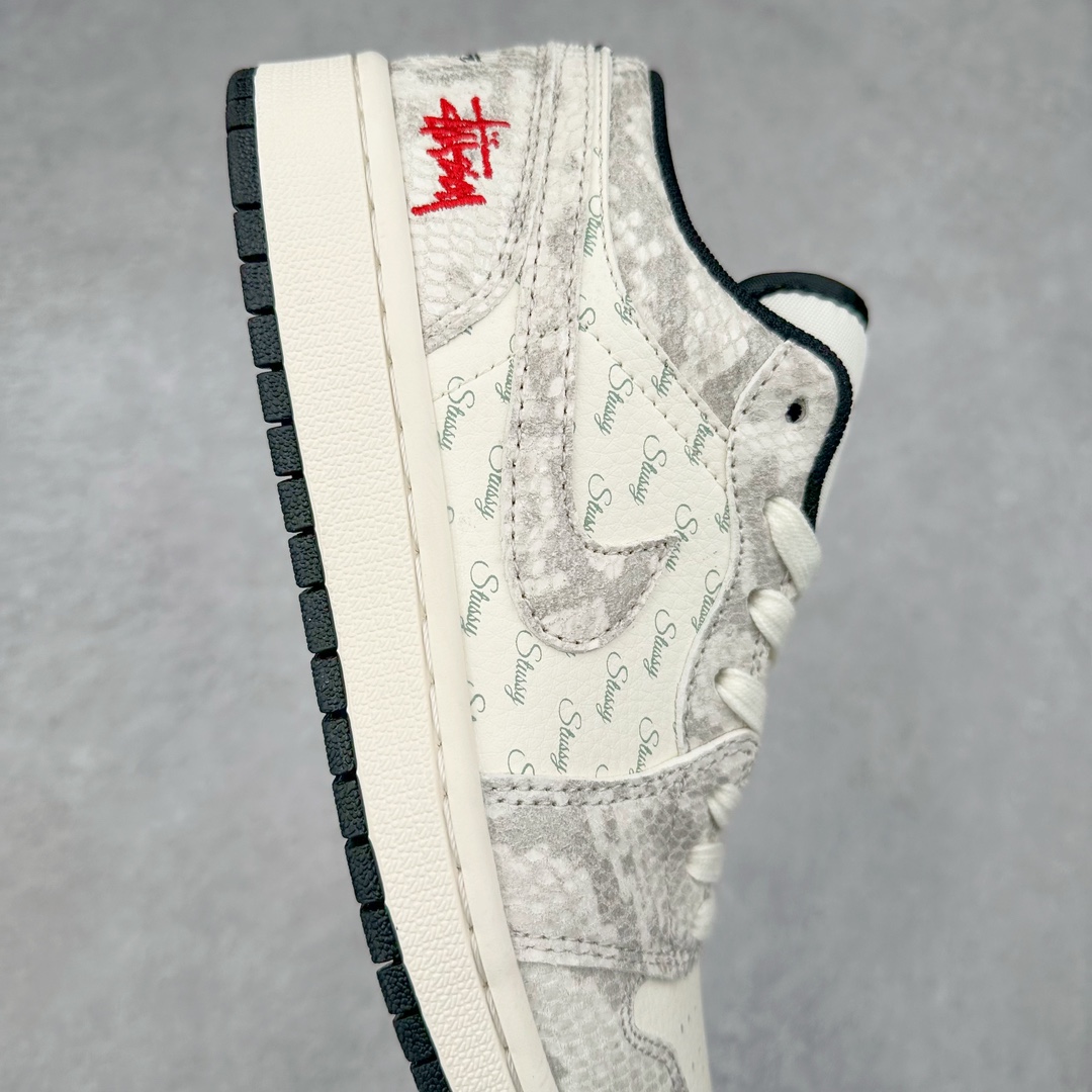 图片[6]-Air Jordan AJ1 Low 低帮系列定制配色FC1688-200 原厂内置气垫魔块 A模大底 头层小牛皮 鞋舌AJ原厂专用牛津布+AJ专用反口珍珠布+原厂无杂质高弹内里海棉+特殊封边弹力鞋带 尺码：36 36.5 37.5 38 38.5 39 40 40.5 41 42 42.5 43 44 44.5 45 46-选品中心