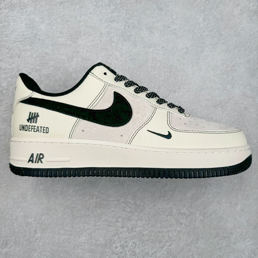 NK Air Force 1´07 Low 空军一号低帮百搭休闲运动板鞋 BB7518-017 柔软、弹性十足的缓震性能和出色的中底设计 横跨复古与现代的外型结合 造就出风靡全球 三十多年的Force 1 直到今天还深受青睐 尺码:36 36.5 37.5 38 38.5 39 40 40.5 41 42 42.5 43 44 44.5 45-选品中心