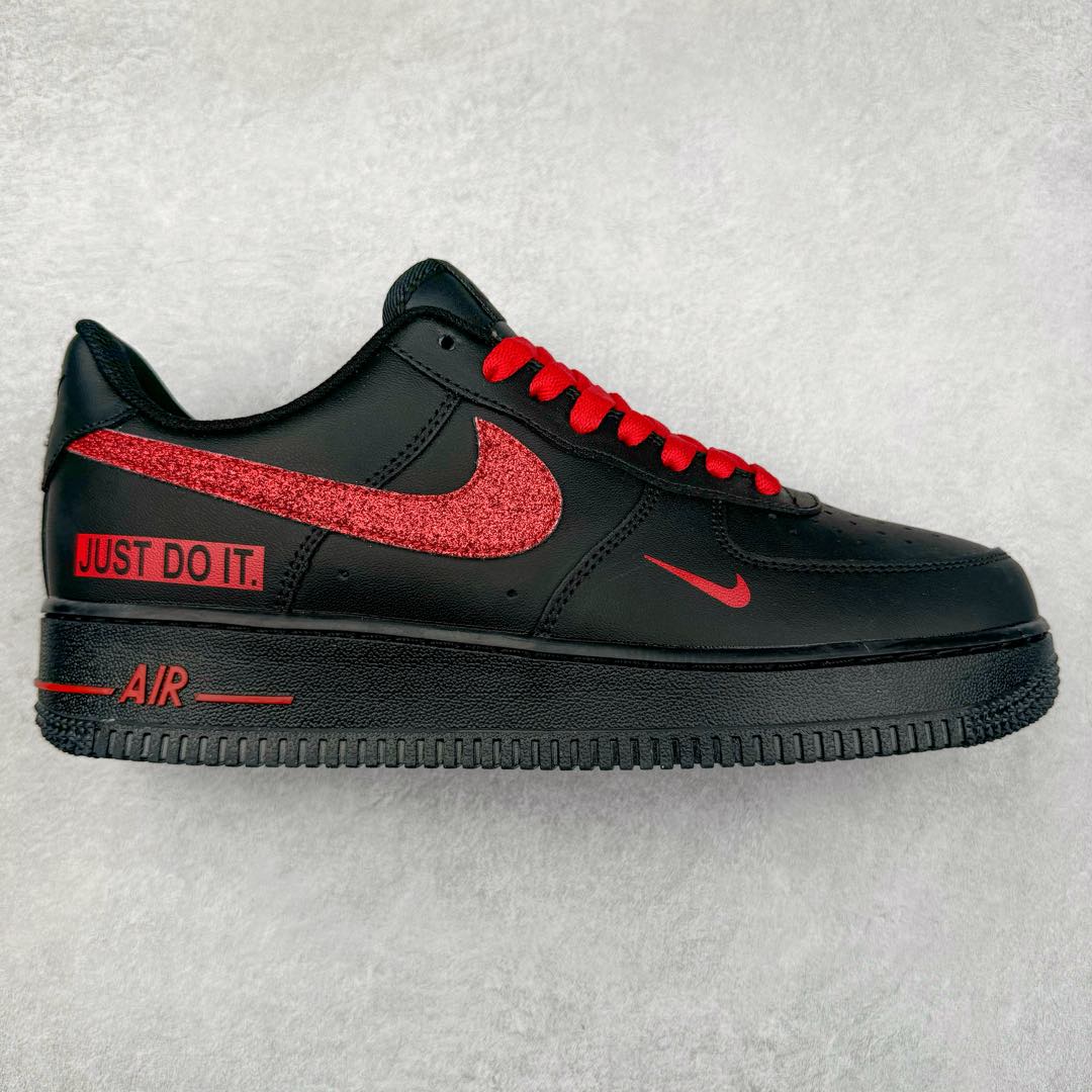 NK Air Force 1´07 Low 空军一号低帮百搭休闲运动板鞋 CW2288-025 柔软、弹性十足的缓震性能和出色的中底设计 横跨复古与现代的外型结合 造就出风靡全球 三十多年的Force 1 直到今天还深受青睐 尺码:36 36.5 37.5 38 38.5 39 40 40.5 41 42 42.5 43 44 44.5 45-选品中心