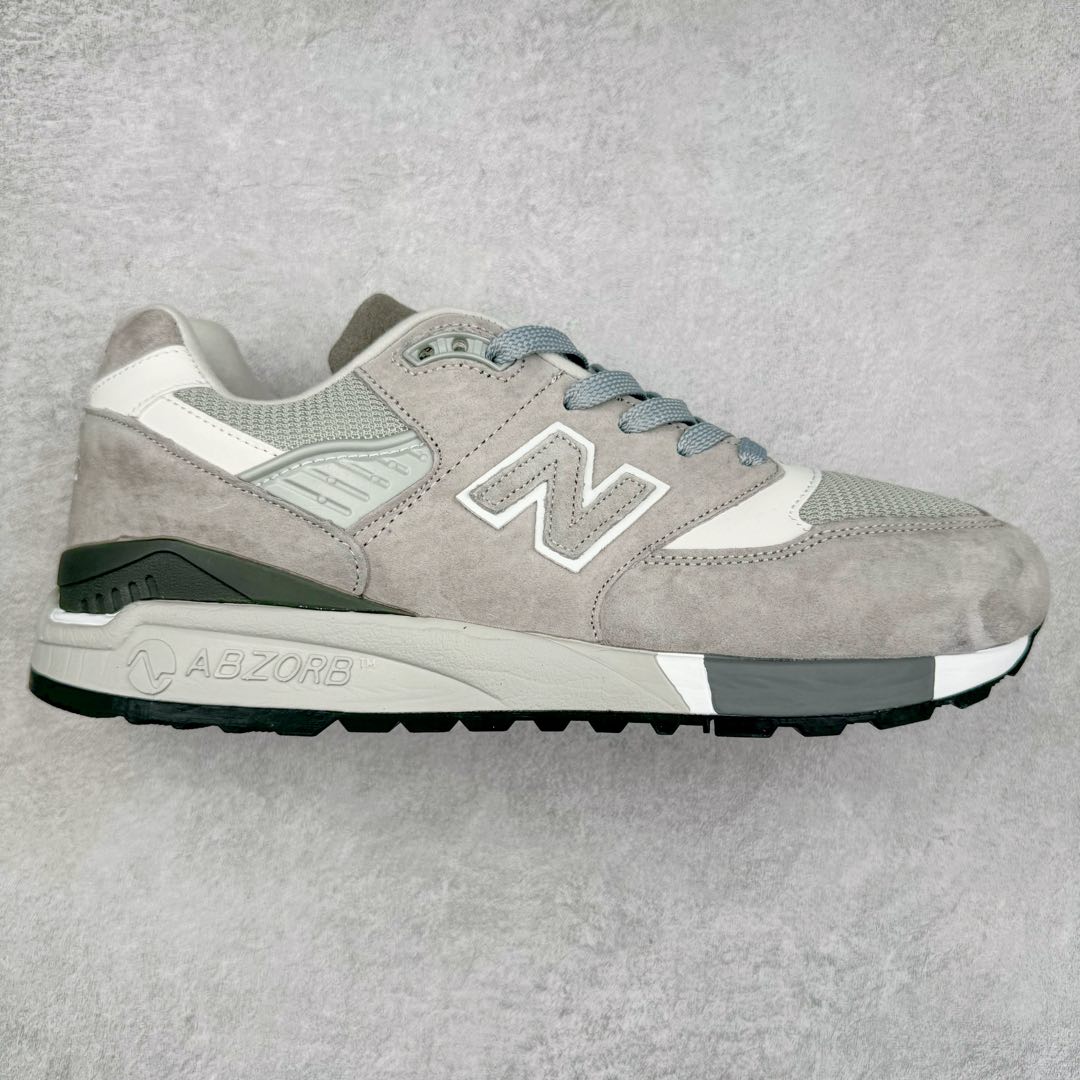 New Balance M998 Made in USA NB新百伦高端美产血统系列经典复古休闲运动慢跑鞋 NB998 诞生于 1993 年，作为第一双使用 ABZORB 缓冲材料的鞋款，一经发售就受到大量消费者的热烈追捧，如今已经成为了历久不衰的经典代表鞋款之一。原楦原数据开发版型 以优质面料制成鞋面结构。鞋面采用经典网眼布材质，辅以绒面革覆盖，带来更加清爽舒适的穿着体验。鞋舌上标记的 \\\”998\\\” 字样增强鞋款辨识度的同时，为鞋款注入更多动人细节。鞋款采用 ABZORB 缓冲材料的中底，通过缓冲和压缩阻力相结合来吸收冲击，稳定性高，不易打滑，助你畅享舒适有型的运动体验。采用猪巴革组合网织鞋面材质 后跟嵌入TPU装饰条稳固 升级原装5层独立私模 尺码：36 36.5 37 38 39.5 40 40.5 41.5 42 42.5 43 44 44.5 45-选品中心