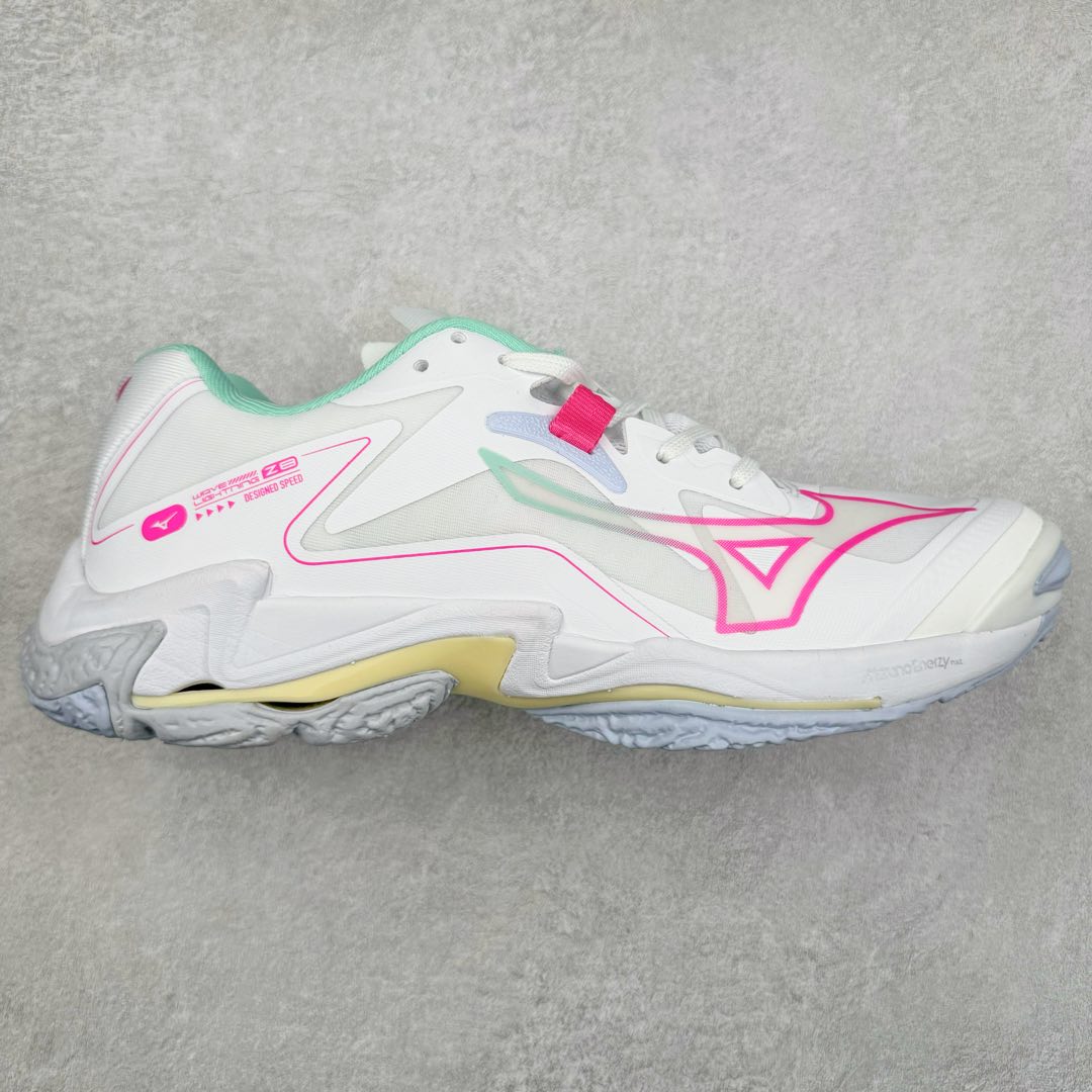 Mizuno Wave Lightning Z8 美津浓舒适百搭减震防滑低帮训练鞋 男女同款 美津浓（Mizuno），是日本美津浓株式会社于1906年创立的运动品牌，经过一个多世纪的不断努力现已成为世界著名的运动器具、服装和鞋类生产商。美津浓力求服务于各类运动项目，并竭力使运动生活更加愉快和振奋。产品种类齐全，覆盖几乎全部主要运动项目，达到30万多个品类。尺码：36 36.5 37.5 38 38.5 39 40 40.5 41 42 42.5 43 44 44.5 45-选品中心