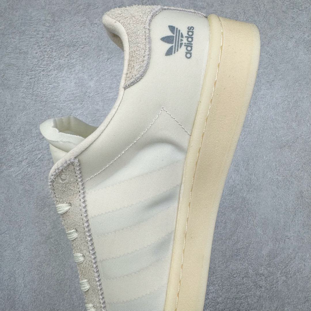 图片[7]-AD Originals Superstar 经典复古贝壳头板鞋 FX8116 诞生于1969年 是第一双将全皮面鞋 身与橡胶鞋头结合在一起的低帮篮球鞋 Superstar最开始 是作为高帮篮球鞋Pro Model的低帮版本而出现的 但因为其独特和醒目的橡胶鞋头造型而让大家熟知 被大家形象地称为\\\”shelltoe\\\”贝壳头 在70年代的美国职业篮球场上 接近3/4的NBA球员都将这双Superstar作为场上用鞋 80年代之后 经过不断的改良和发展 Superstar逐渐成为横跨时装、音乐、街头文化、休闲和运动等各大领域的时尚潮鞋 尺码：36 36.5 37 38 38.5 39 40 40.5 41 42 42.5 43 44 44.5 45-选品中心