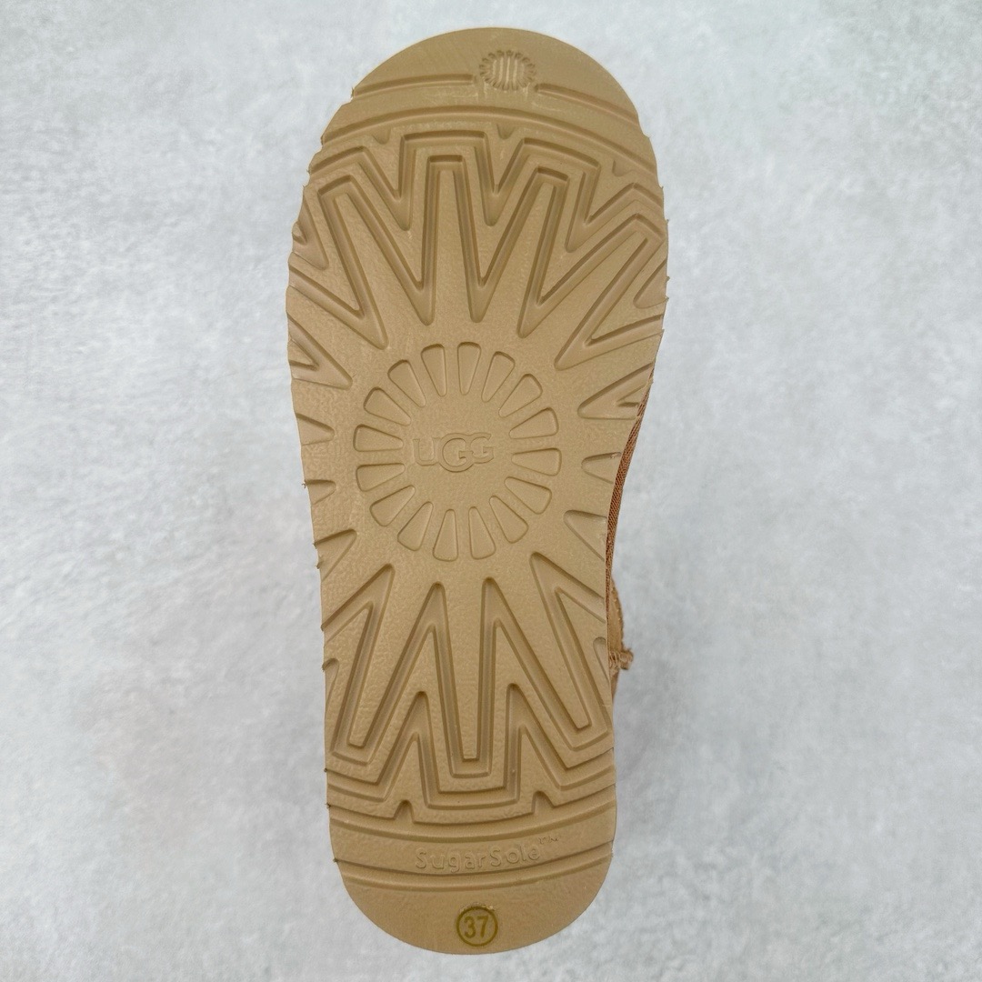 图片[9]-＃桑坡UGG盲盒福利 UGG 经典秋冬羊皮毛一体雪地靴 白菜价亏本清仓套现转新款 机不可失 好好把握 随机一双 只选尺码 商品款式均为上架顶级款式 保证稳赚不赔 无通货 无烂货 会有轻微瑕疵的情况 友情提醒 买到是亏还是赚 每个人定义不同福袋闷包理论上和赌博心理相同玩的就是惊喜 玩的就是心跳活动商品无严重质量问题不退换 桑坡大厂直供 隆丰A级澳洲进口羊皮毛一体 完全遵循ZP工艺流程 代工厂原厂版师 秉承无原鞋不开发选择 注重每一处细节 市面最正版型 TREADLITE\\\”轻翼\\\”科技外底 轻便/耐用/柔韧/桩型 翻毛皮鞋面 细腻亲肤再生聚酯纤维滚边 舒适易打理 保暖性佳 UGG plush™ 里衬和内底 茸软亲肤 舒适暖足 经典鞋型搭配轻盈厚底 稳稳拿捏秋冬出街时髦造型 Treadlite by UGG 轻翼大底 轻盈缓震 为双足减负 舒适轻便 助你轻松畅玩整天 尺码：35 36 37 38 39 40-选品中心