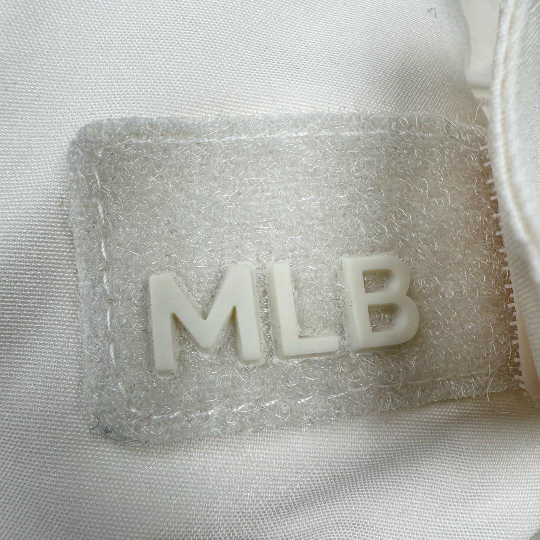 图片[12]-＃暖冬福利 MLB 基础徽标系列纽约洋基队字母Logo徽标嘻哈街头风毛领连帽羽绒服 2023S专柜同步发售MLB爆款（毛领可拆卸）现货重磅大牛货! 经典出韩国款，保暖性好，不挑身材， 胸前独有的刺绣技法呈现经典LOGO；胸前logo，足够重工刺绣是客供的，需要单独定制，然后一个一个刺绣在衣服上，非常厚实。360度都有立体饱满的感觉！！ 客供防水尼龙面料，增加耐磨程度，还有防水功能。遇到突发雨雪天气，也不用担心会淋湿包内物品，大大的一件超有安全感~ 这种穿着就是放心，可以随便折腾。保暖出众 并且设有防钻绒内衬 严密包裹羽绒，有效防止钻绒跑毛 此款采用进口面料、MLB是潮牌的不二选择，此款设计不失潮流还户外百搭。尺码：XS S M L-选品中心