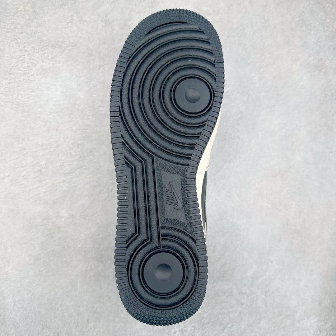 图片[9]-NK Air Force 1´07 Low 空军一号低帮百搭休闲运动板鞋 KK1988-037 柔软、弹性十足的缓震性能和出色的中底设计 横跨复古与现代的外型结合 造就出风靡全球 三十多年的Force 1 直到今天还深受青睐 尺码：36 36.5 37.5 38 38.5 39 40 40.5 41 42 42.5 43 44 44.5 45-选品中心