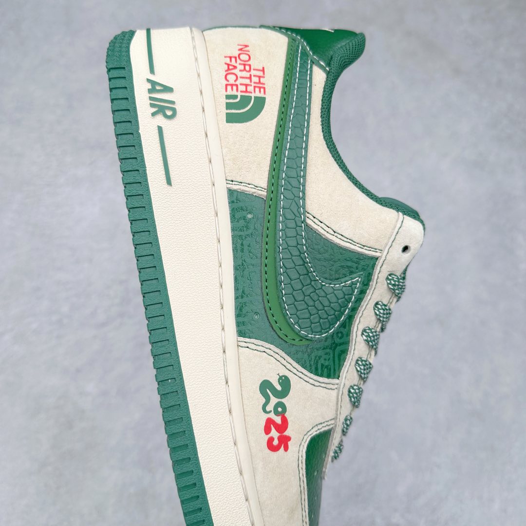 图片[6]-NK Air Force 1´07 Low 空军一号低帮百搭休闲运动板鞋 DM6688-015 柔软、弹性十足的缓震性能和出色的中底设计 横跨复古与现代的外型结合 造就出风靡全球 三十多年的Force 1 直到今天还深受青睐 尺码：36 36.5 37.5 38 38.5 39 40 40.5 41 42 42.5 43 44 44.5 45-选品中心