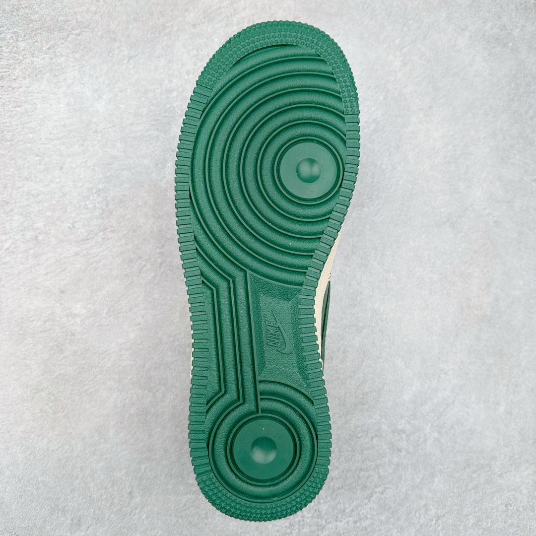 图片[9]-NK Air Force 1´07 Low 空军一号低帮百搭休闲运动板鞋 DM6688-015 柔软、弹性十足的缓震性能和出色的中底设计 横跨复古与现代的外型结合 造就出风靡全球 三十多年的Force 1 直到今天还深受青睐 尺码：36 36.5 37.5 38 38.5 39 40 40.5 41 42 42.5 43 44 44.5 45-选品中心