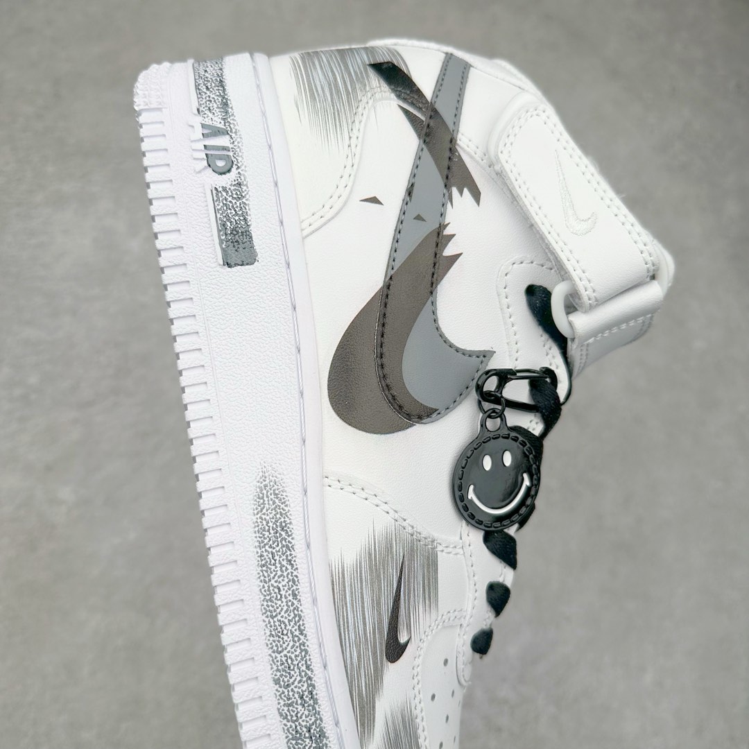 图片[6]-NK Air Force 1 Mid 空军一号中帮高帮百搭休闲运动板鞋 ZH0316-053 柔软、弹性十足的缓震性能和出色的中底设计 横跨复古与现代的外型结合 造就出风靡全球三十多年的Force 1 尺码：36 36.5 37.5 38 38.5 39 40 40.5 41 42 42.5 43 44 44.5 45-选品中心