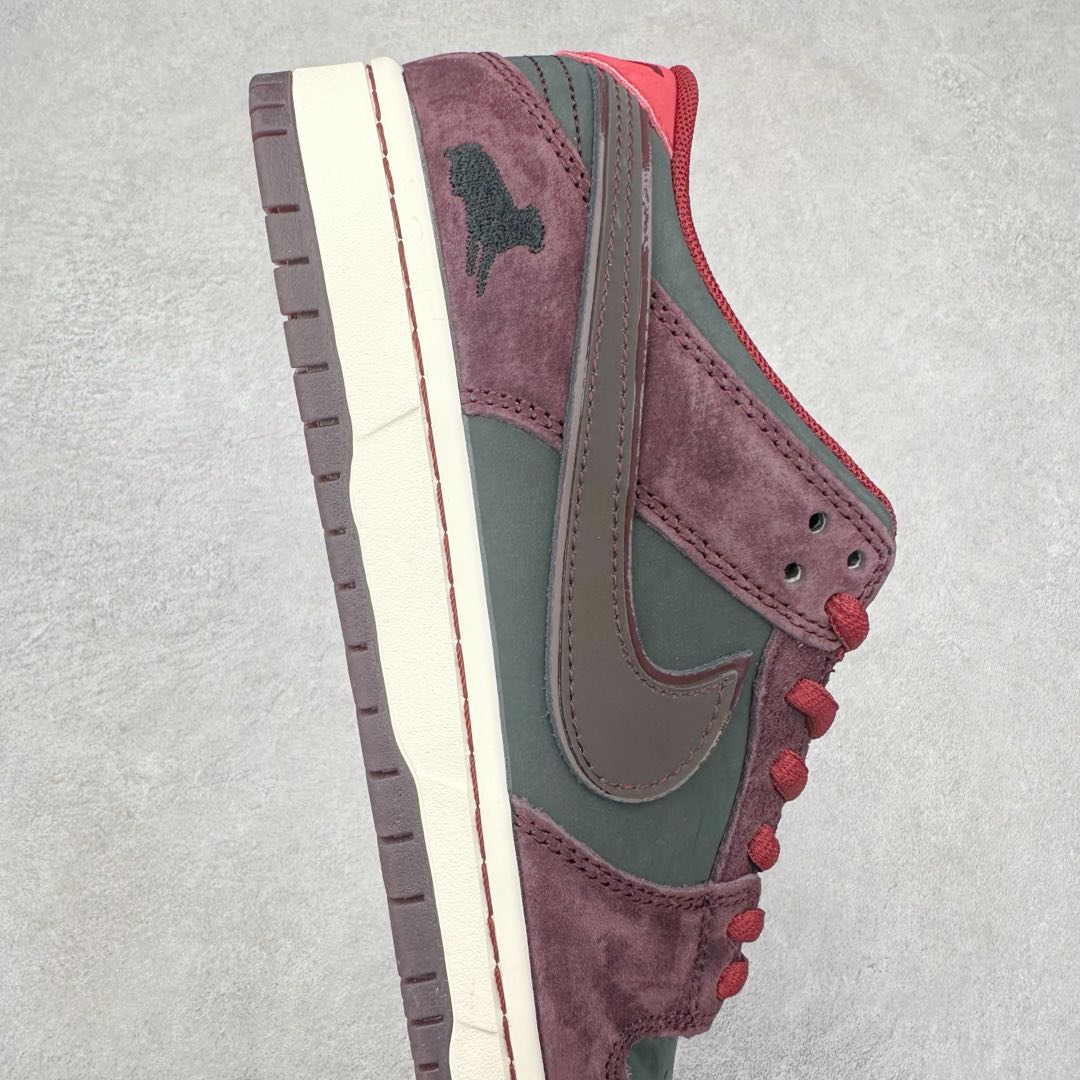 图片[6]-＃K1 Riot Skateshop x NK SB Dunk Low 联名棕红波尔多 FZ1289-200 全新支线性价比拉满 迎合行情定价 正确头层皮料 细节均购入原鞋校对开发 全套原纸板楦头加持 细节品控鞋型稳定 独家私模官方最新原厂磨具打造大底 鞋头坡度极致还原 原盒原配 玻璃冲刀 超高清洁度 全鞋零毛边皮料切割 正确中底布背胶中底布拉帮走线 尺码：36 36.5 37.5 38 38.5 39 40 40.5 41 42 42.5 43 44 44.5 45 46-选品中心