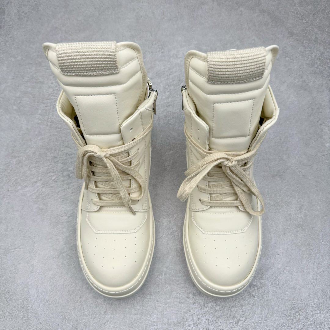 图片[2]-＃DG纯原 Rick Owens Edfu 瑞克·欧文斯高帮皮面时尚运动板鞋 奶白 二级市场已经7K以上 平台客户随意卖四位数 RO广东原厂出品 纯原天花板 原版一比一复刻 冲正绝不翻车 还原度达到百分之98以上 原楦开发纸版版型 ZP拆解原版1：1复模裁片纸版 力求做到0错位 这样才能达到和zp一致的鞋型味道 采用进口cnc数控机床开发对版独家tpu奶香大底 区别于市场所有版本 zp同源全头层粒面小牛皮 达到和zp一致手感 原厂进口细纹布 万邦订购原厂高弹粉红色海绵 内里搭配软质细腻羊皮 TPU高密度大底 软硬度透光度高已经测试和原版一致 尺码：36 37 38 39 40 41 42 43 44 45 46-选品中心