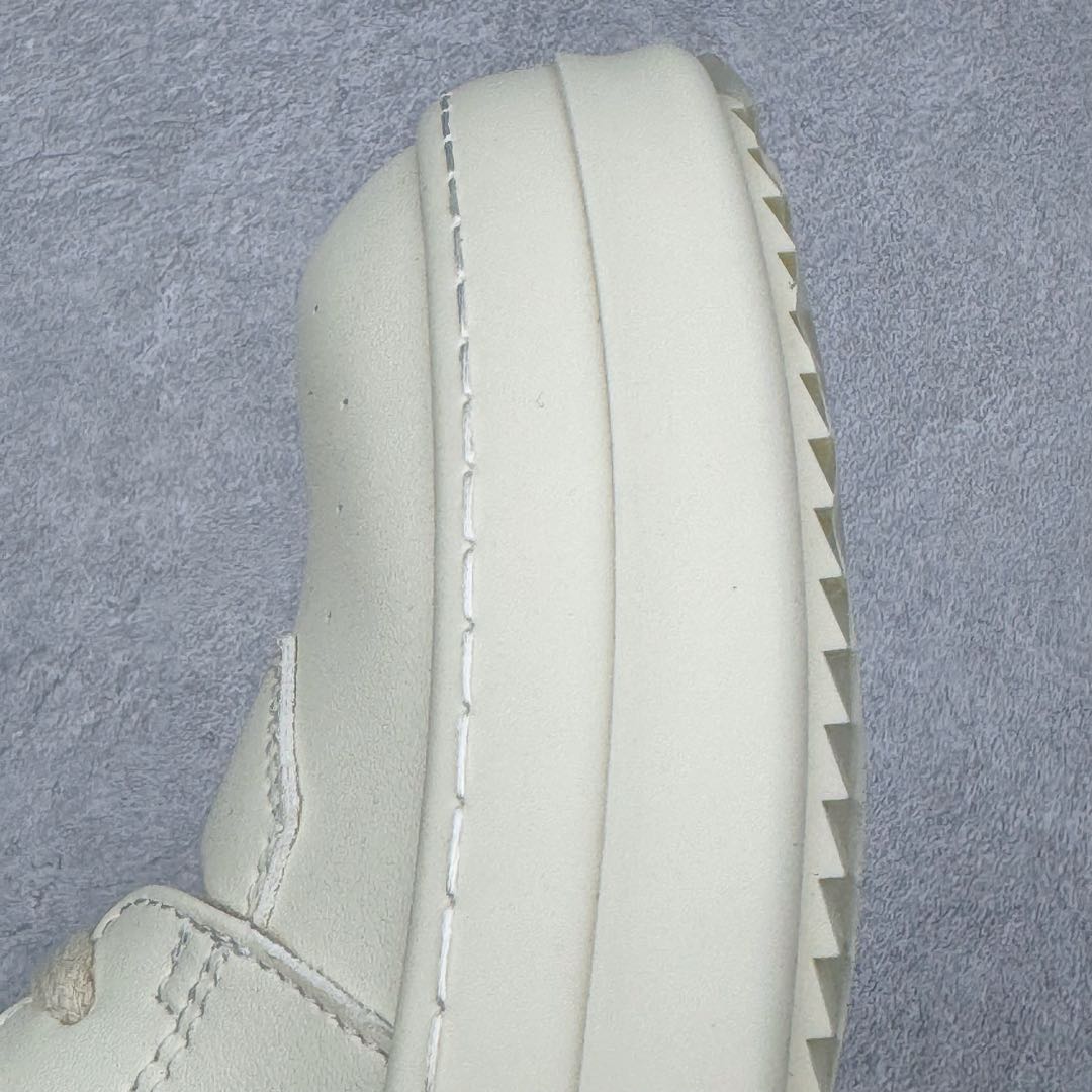 图片[17]-＃DG纯原 Rick Owens Edfu 瑞克·欧文斯高帮皮面时尚运动板鞋 奶白 二级市场已经7K以上 平台客户随意卖四位数 RO广东原厂出品 纯原天花板 原版一比一复刻 冲正绝不翻车 还原度达到百分之98以上 原楦开发纸版版型 ZP拆解原版1：1复模裁片纸版 力求做到0错位 这样才能达到和zp一致的鞋型味道 采用进口cnc数控机床开发对版独家tpu奶香大底 区别于市场所有版本 zp同源全头层粒面小牛皮 达到和zp一致手感 原厂进口细纹布 万邦订购原厂高弹粉红色海绵 内里搭配软质细腻羊皮 TPU高密度大底 软硬度透光度高已经测试和原版一致 尺码：36 37 38 39 40 41 42 43 44 45 46-选品中心