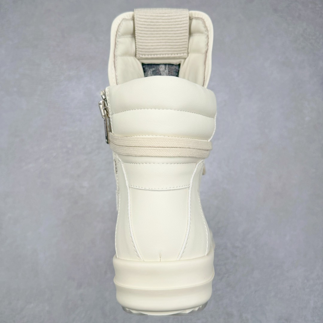 图片[8]-＃DG纯原 Rick Owens Edfu 瑞克·欧文斯高帮皮面时尚运动板鞋 奶白 二级市场已经7K以上 平台客户随意卖四位数 RO广东原厂出品 纯原天花板 原版一比一复刻 冲正绝不翻车 还原度达到百分之98以上 原楦开发纸版版型 ZP拆解原版1：1复模裁片纸版 力求做到0错位 这样才能达到和zp一致的鞋型味道 采用进口cnc数控机床开发对版独家tpu奶香大底 区别于市场所有版本 zp同源全头层粒面小牛皮 达到和zp一致手感 原厂进口细纹布 万邦订购原厂高弹粉红色海绵 内里搭配软质细腻羊皮 TPU高密度大底 软硬度透光度高已经测试和原版一致 尺码：36 37 38 39 40 41 42 43 44 45 46-选品中心