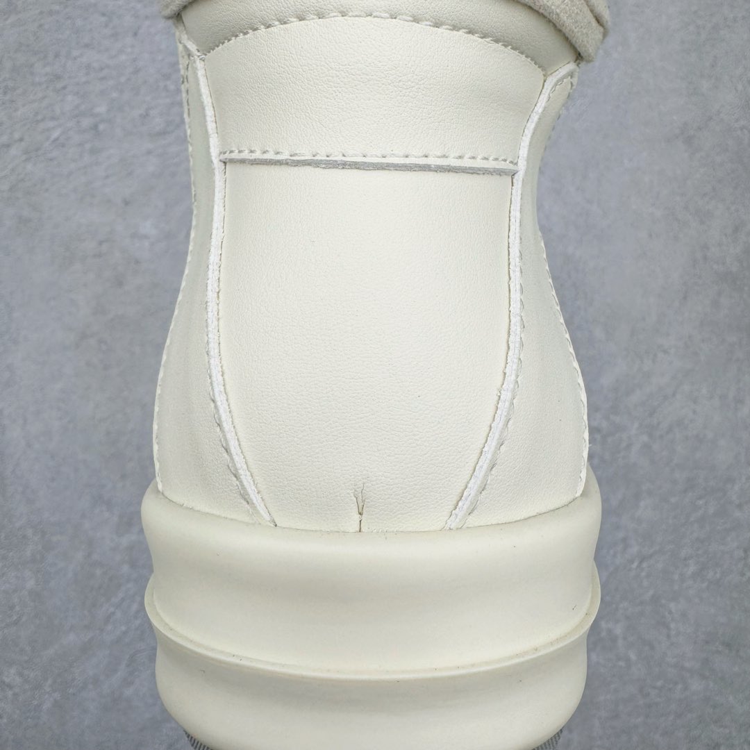 图片[11]-＃DG纯原 Rick Owens Edfu 瑞克·欧文斯高帮皮面时尚运动板鞋 奶白 二级市场已经7K以上 平台客户随意卖四位数 RO广东原厂出品 纯原天花板 原版一比一复刻 冲正绝不翻车 还原度达到百分之98以上 原楦开发纸版版型 ZP拆解原版1：1复模裁片纸版 力求做到0错位 这样才能达到和zp一致的鞋型味道 采用进口cnc数控机床开发对版独家tpu奶香大底 区别于市场所有版本 zp同源全头层粒面小牛皮 达到和zp一致手感 原厂进口细纹布 万邦订购原厂高弹粉红色海绵 内里搭配软质细腻羊皮 TPU高密度大底 软硬度透光度高已经测试和原版一致 尺码：36 37 38 39 40 41 42 43 44 45 46-选品中心