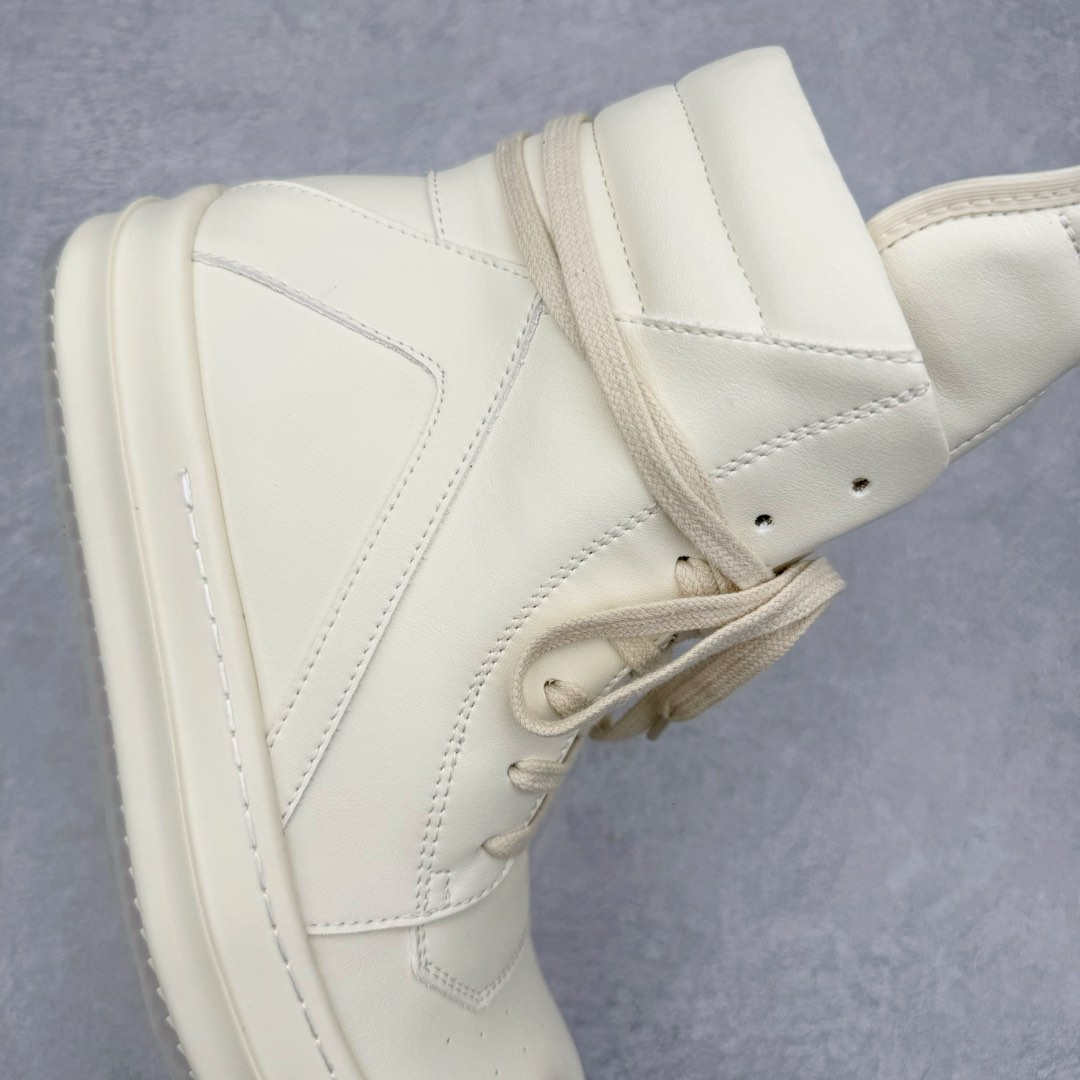 图片[6]-＃DG纯原 Rick Owens Edfu 瑞克·欧文斯高帮皮面时尚运动板鞋 奶白 二级市场已经7K以上 平台客户随意卖四位数 RO广东原厂出品 纯原天花板 原版一比一复刻 冲正绝不翻车 还原度达到百分之98以上 原楦开发纸版版型 ZP拆解原版1：1复模裁片纸版 力求做到0错位 这样才能达到和zp一致的鞋型味道 采用进口cnc数控机床开发对版独家tpu奶香大底 区别于市场所有版本 zp同源全头层粒面小牛皮 达到和zp一致手感 原厂进口细纹布 万邦订购原厂高弹粉红色海绵 内里搭配软质细腻羊皮 TPU高密度大底 软硬度透光度高已经测试和原版一致 尺码：36 37 38 39 40 41 42 43 44 45 46-选品中心