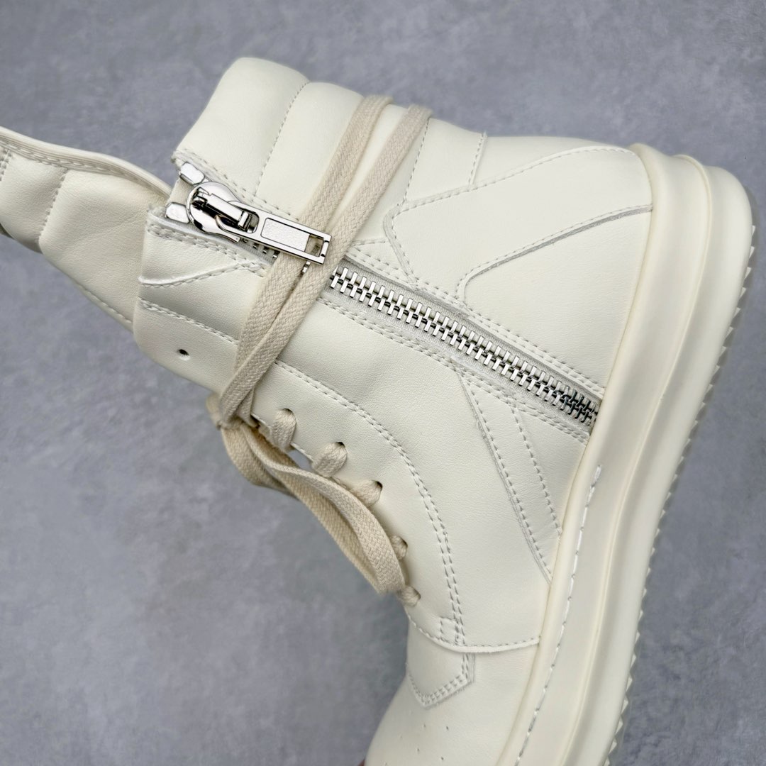 图片[7]-＃DG纯原 Rick Owens Edfu 瑞克·欧文斯高帮皮面时尚运动板鞋 奶白 二级市场已经7K以上 平台客户随意卖四位数 RO广东原厂出品 纯原天花板 原版一比一复刻 冲正绝不翻车 还原度达到百分之98以上 原楦开发纸版版型 ZP拆解原版1：1复模裁片纸版 力求做到0错位 这样才能达到和zp一致的鞋型味道 采用进口cnc数控机床开发对版独家tpu奶香大底 区别于市场所有版本 zp同源全头层粒面小牛皮 达到和zp一致手感 原厂进口细纹布 万邦订购原厂高弹粉红色海绵 内里搭配软质细腻羊皮 TPU高密度大底 软硬度透光度高已经测试和原版一致 尺码：36 37 38 39 40 41 42 43 44 45 46-选品中心