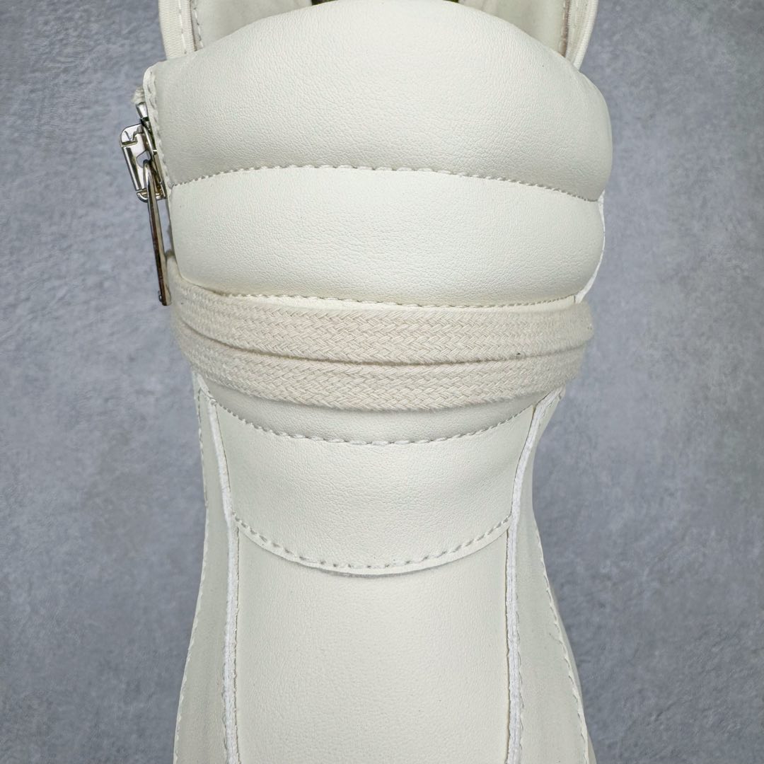 图片[10]-＃DG纯原 Rick Owens Edfu 瑞克·欧文斯高帮皮面时尚运动板鞋 奶白 二级市场已经7K以上 平台客户随意卖四位数 RO广东原厂出品 纯原天花板 原版一比一复刻 冲正绝不翻车 还原度达到百分之98以上 原楦开发纸版版型 ZP拆解原版1：1复模裁片纸版 力求做到0错位 这样才能达到和zp一致的鞋型味道 采用进口cnc数控机床开发对版独家tpu奶香大底 区别于市场所有版本 zp同源全头层粒面小牛皮 达到和zp一致手感 原厂进口细纹布 万邦订购原厂高弹粉红色海绵 内里搭配软质细腻羊皮 TPU高密度大底 软硬度透光度高已经测试和原版一致 尺码：36 37 38 39 40 41 42 43 44 45 46-选品中心