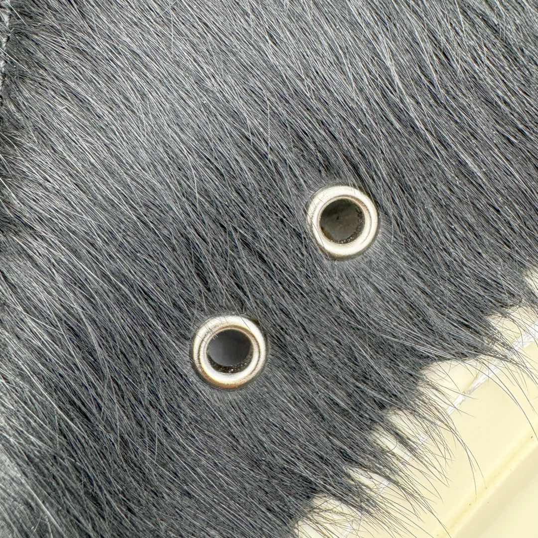 图片[13]-＃DG纯原 Rick Owens Drkshdw 瑞克·欧文斯低帮时尚运动板鞋 马毛黑白 二级市场已经7K以上 平台客户随意卖四位数 RO广东原厂出品 纯原天花板 原版一比一复刻 冲正绝不翻车 还原度达到百分之98以上 原楦开发纸版版型 ZP拆解原版1：1复模裁片纸版 力求做到0错位 这样才能达到和zp一致的鞋型味道 采用进口cnc数控机床开发对版独家tpu奶香大底 区别于市场所有版本 zp同源全头层粒面小牛皮 达到和zp一致手感 原厂进口细纹布 万邦订购原厂高弹粉红色海绵 内里搭配软质细腻羊皮 TPU高密度大底 软硬度透光度高已经测试和原版一致 尺码：36 37 38 39 40 41 42 43 44 45 46-选品中心