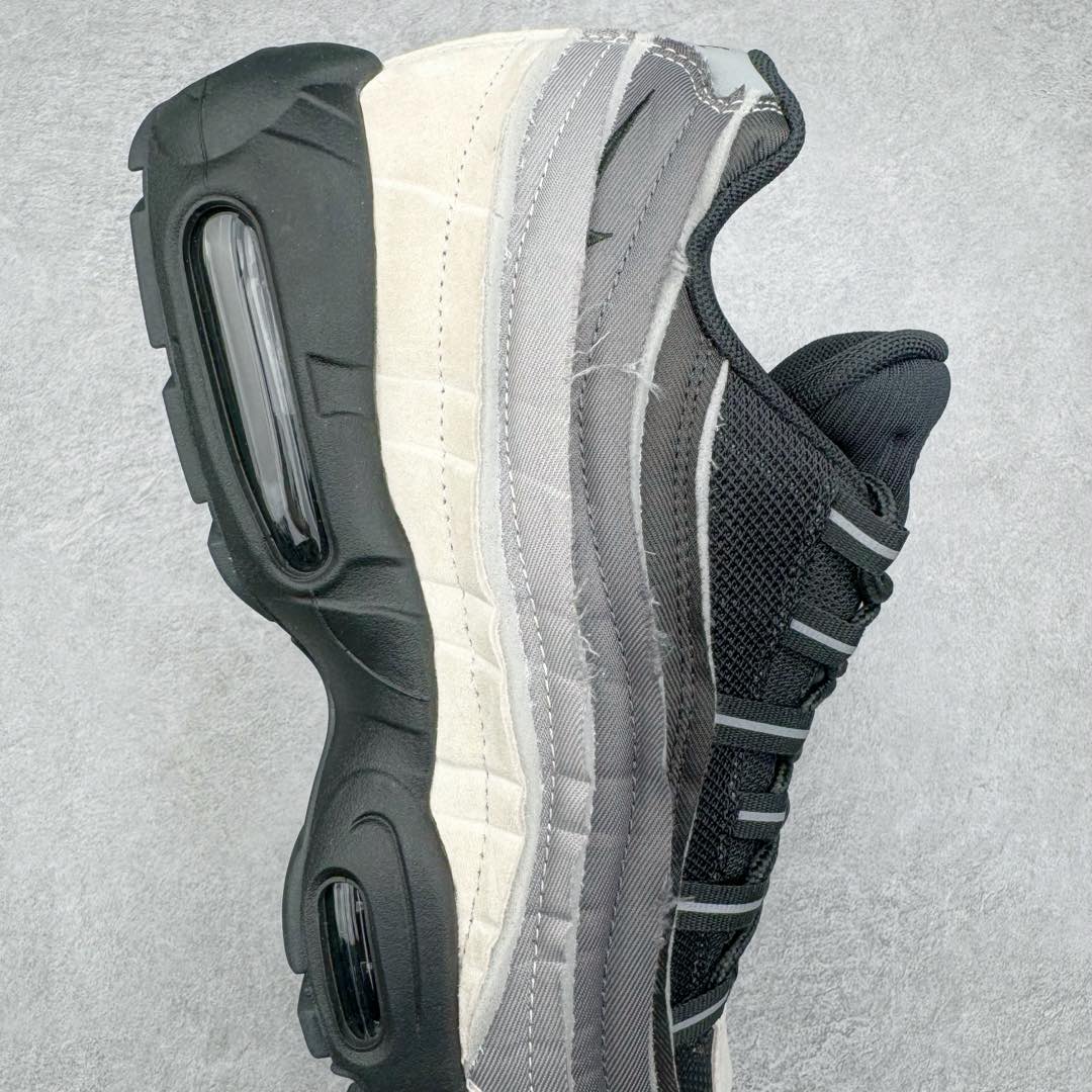 图片[6]-＃GX纯原 CDG x NK Air Max 95 联名复古减震防滑低帮气垫跑步鞋 黑白灰 CU8406-101 鞋款设计灵感源于人体构造 中底设计基于人体的脊柱构造 是整体设计的核心 尼龙孔眼代表了肋骨 而分层式面板和网眼象征着肌肉纤维和肉体组织 Air Max 95采用了两个独立的吹塑成型的Air-Sole单元 并首次在前掌使用可视化气垫设计 Swoosh logo夜当作一个 点符号放在了鞋子的后帮位置 20年的发展让 AIR MAX 95有了不同的故事 20年后再度面向世人的时候 焕然一新的面貌 让人有了另外一种清新脱俗的感觉 尺码：40 40.5 41 42 42.5 43 44 44.5 45 45.5 46 47.5 48.5-选品中心