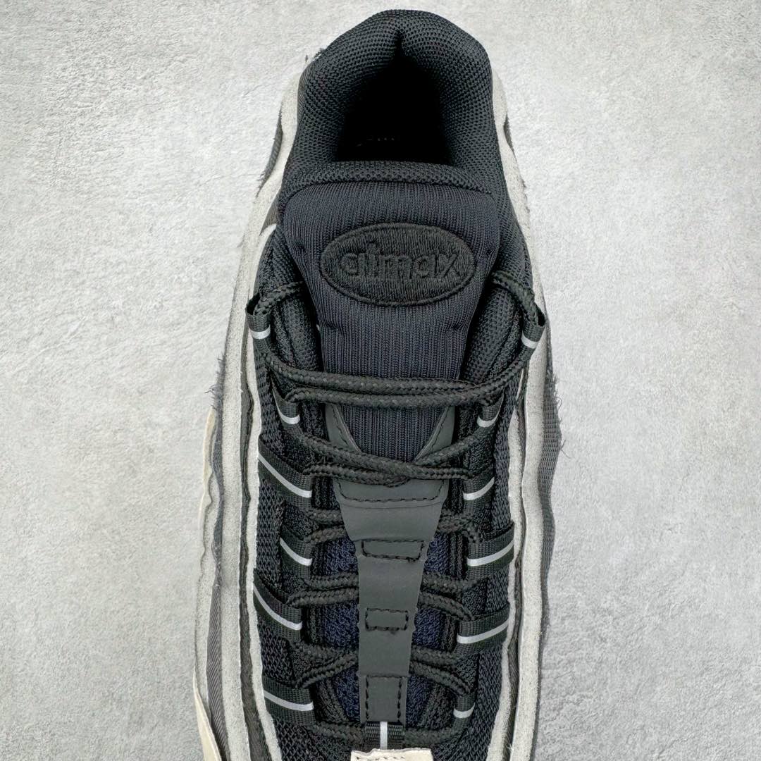 图片[5]-＃GX纯原 CDG x NK Air Max 95 联名复古减震防滑低帮气垫跑步鞋 黑白灰 CU8406-101 鞋款设计灵感源于人体构造 中底设计基于人体的脊柱构造 是整体设计的核心 尼龙孔眼代表了肋骨 而分层式面板和网眼象征着肌肉纤维和肉体组织 Air Max 95采用了两个独立的吹塑成型的Air-Sole单元 并首次在前掌使用可视化气垫设计 Swoosh logo夜当作一个 点符号放在了鞋子的后帮位置 20年的发展让 AIR MAX 95有了不同的故事 20年后再度面向世人的时候 焕然一新的面貌 让人有了另外一种清新脱俗的感觉 尺码：40 40.5 41 42 42.5 43 44 44.5 45 45.5 46 47.5 48.5-选品中心