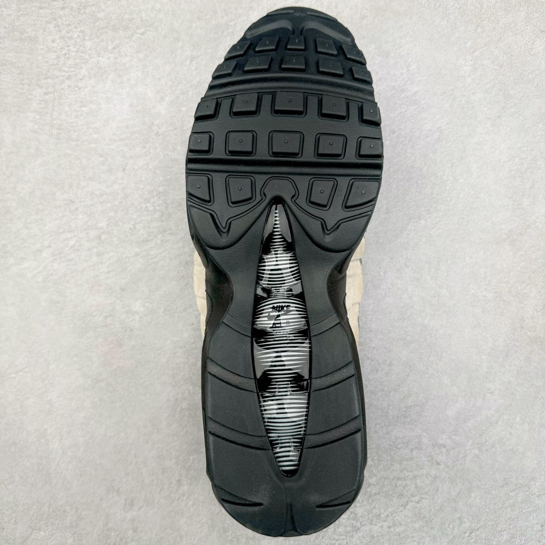 图片[9]-＃GX纯原 CDG x NK Air Max 95 联名复古减震防滑低帮气垫跑步鞋 黑白灰 CU8406-101 鞋款设计灵感源于人体构造 中底设计基于人体的脊柱构造 是整体设计的核心 尼龙孔眼代表了肋骨 而分层式面板和网眼象征着肌肉纤维和肉体组织 Air Max 95采用了两个独立的吹塑成型的Air-Sole单元 并首次在前掌使用可视化气垫设计 Swoosh logo夜当作一个 点符号放在了鞋子的后帮位置 20年的发展让 AIR MAX 95有了不同的故事 20年后再度面向世人的时候 焕然一新的面貌 让人有了另外一种清新脱俗的感觉 尺码：40 40.5 41 42 42.5 43 44 44.5 45 45.5 46 47.5 48.5-选品中心