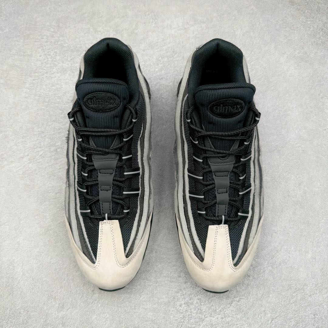 图片[2]-＃GX纯原 CDG x NK Air Max 95 联名复古减震防滑低帮气垫跑步鞋 黑白灰 CU8406-101 鞋款设计灵感源于人体构造 中底设计基于人体的脊柱构造 是整体设计的核心 尼龙孔眼代表了肋骨 而分层式面板和网眼象征着肌肉纤维和肉体组织 Air Max 95采用了两个独立的吹塑成型的Air-Sole单元 并首次在前掌使用可视化气垫设计 Swoosh logo夜当作一个 点符号放在了鞋子的后帮位置 20年的发展让 AIR MAX 95有了不同的故事 20年后再度面向世人的时候 焕然一新的面貌 让人有了另外一种清新脱俗的感觉 尺码：40 40.5 41 42 42.5 43 44 44.5 45 45.5 46 47.5 48.5-选品中心