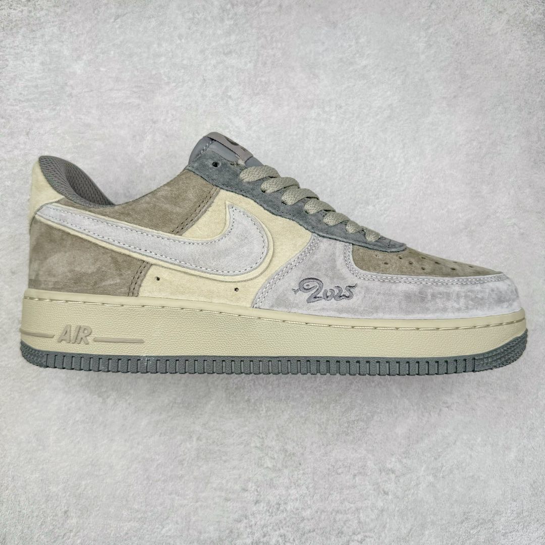 NK Air Force 1´07 Low 空军一号低帮百搭休闲运动板鞋 YD2425-606 柔软、弹性十足的缓震性能和出色的中底设计 横跨复古与现代的外型结合 造就出风靡全球 三十多年的Force 1 直到今天还深受青睐 尺码:36 36.5 37.5 38 38.5 39 40 40.5 41 42 42.5 43 44 44.5 45-选品中心