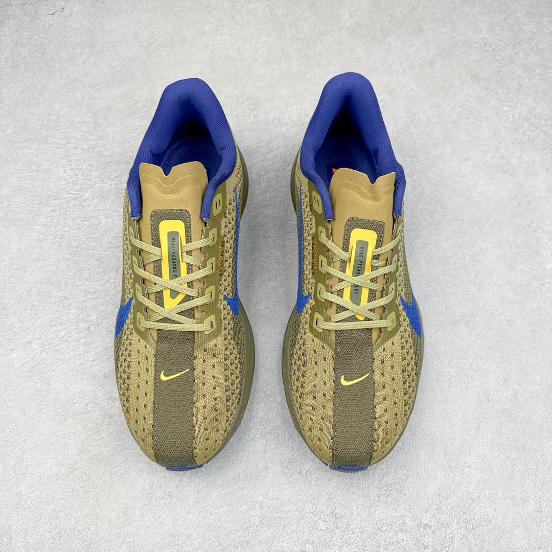 图片[2]-NK Zoom Pegasus Plus 超级飞马涡轮增压马拉松慢跑鞋 HQ3221-325 在设计上延续了原版鞋款的经典风格，向 Pegasus Turbo 致敬。鞋面采用 Flyknit 材质，巧妙地在不同区域实现紧密与松散的编织结合。标志性的尼龙中部条纹与原版 Turbo 设计呼应。原有的 Flywire 被内部毡织带替代。鞋领的衬垫和鞋跟支撑则为鞋面增添了完善的细节。与以往的 Turbo 型号采用双层泡沫不同，Pegasus Plus 使用了一体式 ZoomX 中底。鞋跟厚度为 35 毫米，前掌为 25 毫米，形成 10 毫米的落差，外底覆盖了大量橡胶，而 ZoomX 外露的部分也十分显眼。尺码：36 36.5 37.5 38 38.5 39 40 40.5 41 42 42.5 43 44 44.5 45-选品中心