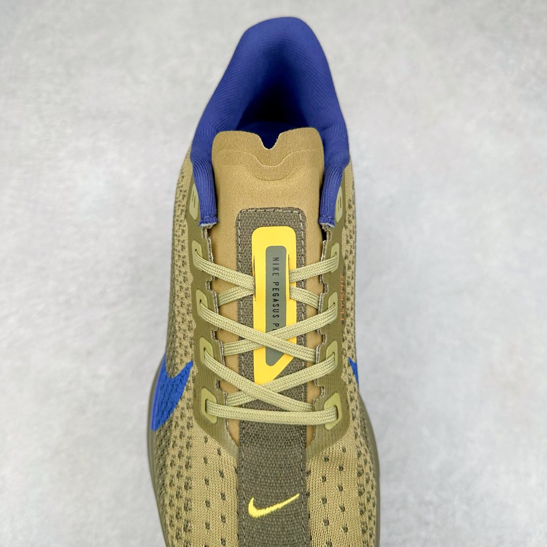 图片[5]-NK Zoom Pegasus Plus 超级飞马涡轮增压马拉松慢跑鞋 HQ3221-325 在设计上延续了原版鞋款的经典风格，向 Pegasus Turbo 致敬。鞋面采用 Flyknit 材质，巧妙地在不同区域实现紧密与松散的编织结合。标志性的尼龙中部条纹与原版 Turbo 设计呼应。原有的 Flywire 被内部毡织带替代。鞋领的衬垫和鞋跟支撑则为鞋面增添了完善的细节。与以往的 Turbo 型号采用双层泡沫不同，Pegasus Plus 使用了一体式 ZoomX 中底。鞋跟厚度为 35 毫米，前掌为 25 毫米，形成 10 毫米的落差，外底覆盖了大量橡胶，而 ZoomX 外露的部分也十分显眼。尺码：36 36.5 37.5 38 38.5 39 40 40.5 41 42 42.5 43 44 44.5 45-选品中心