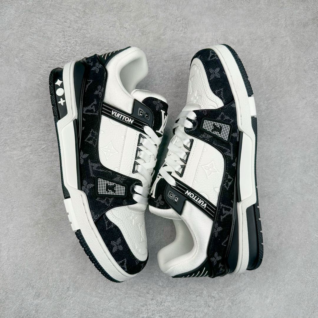 图片[3]-＃K1 Louis Vuitton Trainer lv时装走秀运动鞋 完美鞋型超高的清洁度 零毛边线头瑕疵 全套原楦原纸版原鞋开模 全网最具灵魂的版型 正确原装黄色鞋盒 正确中底印花 鞋面印花3D高频深度立体 全鞋电脑针车 紧密相连 针距密度一致 环保乳胶注塑鞋垫 厚度脚感还原原版 皮面裁剪部位 统一油边封口工艺 原装橡胶大底含胶量大底组合零偏差 专柜全套包装 防尘袋 说明书 质保卡 男女鞋 尺码：35 36 37 38 39 40 41 42 43 44 45-选品中心