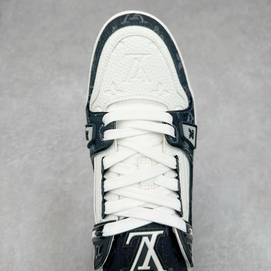 图片[4]-＃K1 Louis Vuitton Trainer lv时装走秀运动鞋 完美鞋型超高的清洁度 零毛边线头瑕疵 全套原楦原纸版原鞋开模 全网最具灵魂的版型 正确原装黄色鞋盒 正确中底印花 鞋面印花3D高频深度立体 全鞋电脑针车 紧密相连 针距密度一致 环保乳胶注塑鞋垫 厚度脚感还原原版 皮面裁剪部位 统一油边封口工艺 原装橡胶大底含胶量大底组合零偏差 专柜全套包装 防尘袋 说明书 质保卡 男女鞋 尺码：35 36 37 38 39 40 41 42 43 44 45-选品中心