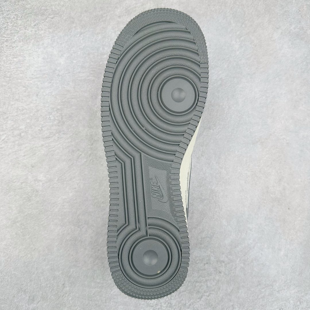 图片[9]-NK Air Force 1´07 Low 空军一号低帮百搭休闲运动板鞋 CH6336-510 柔软、弹性十足的缓震性能和出色的中底设计 横跨复古与现代的外型结合 造就出风靡全球 三十多年的Force 1 直到今天还深受青睐 尺码：36 36.5 37.5 38 38.5 39 40 40.5 41 42 42.5 43 44 44.5 45-选品中心