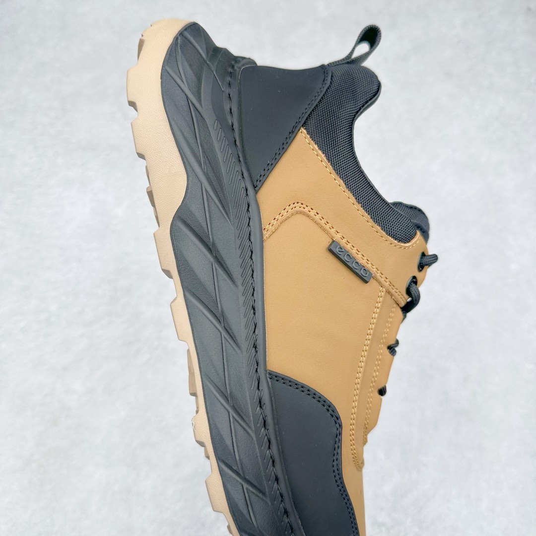 图片[6]-Ecco爱步男鞋新款运动鞋 跑鞋厚底增高老爹鞋 驱动系列全新款式 拼色拼接鞋面 时尚有型 牛皮与纺织品拼接 脚感舒适 出街有型 贴心套脚系带设计 舒适包裹双足 柔软细腻，亲肤透气 以摩托车粗犷胎纹为灵感 PU大底提供牵引性和支撑性 耐磨防滑提升稳定性 轻盈鞋底 舒适耐穿 户外出行 肆意洒脱 尺码：38 39 40 41 42 43 44（皮鞋码）-选品中心