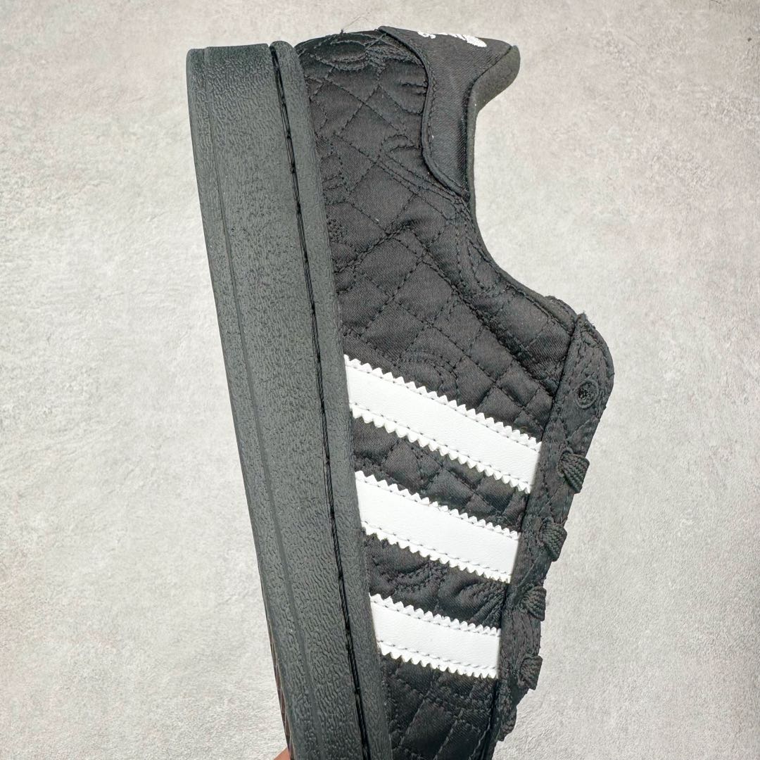 图片[6]-AD Originals Superstar 经典复古贝壳头板鞋 JR7978 诞生于1969年 是第一双将全皮面鞋 身与橡胶鞋头结合在一起的低帮篮球鞋 Superstar最开始 是作为高帮篮球鞋Pro Model的低帮版本而出现的 但因为其独特和醒目的橡胶鞋头造型而让大家熟知 被大家形象地称为\\\”shelltoe\\\”贝壳头 在70年代的美国职业篮球场上 接近3/4的NBA球员都将这双Superstar作为场上用鞋 80年代之后 经过不断的改良和发展 Superstar逐渐成为横跨时装、音乐、街头文化、休闲和运动等各大领域的时尚潮鞋 尺码：36 36.5 37 38 38.5 39 40 40.5 41 42 42.5 43 44 44.5 45-选品中心