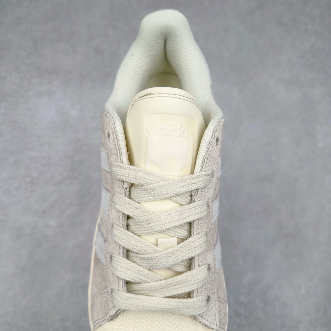 图片[5]-＃特价福利 AD Originals Superstar 经典复古贝壳头厚底板鞋 IG2124 诞生于1969年 是第一双将全皮面鞋 身与橡胶鞋头结合在一起的低帮篮球鞋 Superstar最开始 是作为高帮篮球鞋Pro Model的低帮版本而出现的 但因为其独特和醒目的橡胶鞋头造型而让大家熟知 被大家形象地称为\\\”shelltoe\\\”贝壳头 在70年代的美国职业篮球场上 接近3/4的NBA球员都将这双Superstar作为场上用鞋 80年代之后 经过不断的改良和发展 Superstar逐渐成为横跨时装、音乐、街头文化、休闲和运动等各大领域的时尚潮鞋 尺码：35.5 36 36.5 37 38 38.5 39 40 40.5 41 42 42.5 43 44 44.5 45-选品中心