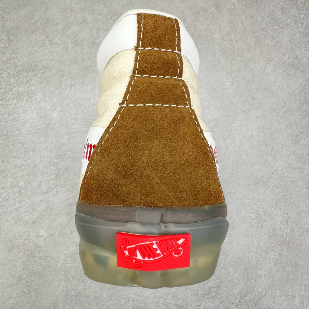 图片[8]-Palm Angels x Vans Sk8-Mid 联名 整体红白色系搭配后跟咖啡色麂皮与脚背处红色麂皮相呼应 做旧的轻微黄大底复古感直接拉满 Palm Angels经典的胶布logo以烫印的形式出现在鞋面 彰显了品牌的身份也使整体线条更丰富 货号：VN0A3MV777W 尺码：35 36 36.5 37 38 38.5 39 40 40.5 41 42 42.5 43 44-选品中心