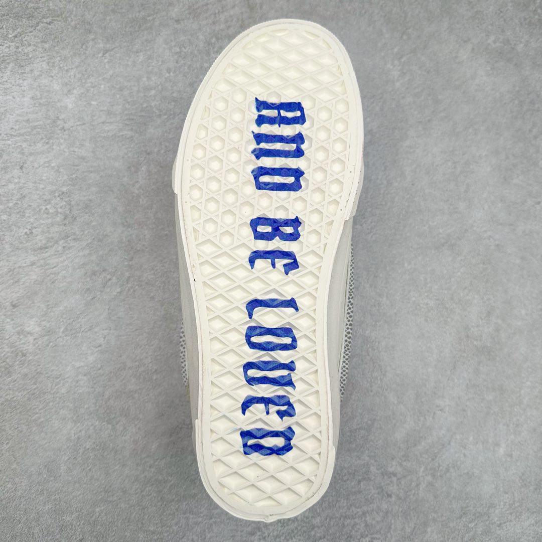 图片[9]-Vans Knu Skool 蛇年限定 敢爱敢出格 蛇年生肖款面包鞋 小心巨蛇出没！Vans蛇年开启生肖系列新轮回为了迎接明年农历新年，Vans 也通过自家设计师推出一整套 Vans蛇年限定鞋服系列，并用非常具象化“蛇”的元素来呈现整套鞋款的设计。 Knu Skool 在这双鞋中是绝对是最简约的，全身通过白色皮革与麂皮拼接而成。 Vans 将蛇的特质融入系列设计中，旨在鼓励每个人拥抱自我、忠于自我并热爱自我，勇敢进行创意自我表达。 尺码：35 36 36.5 37 38 38.5 39 40 40.5 41 42 42.5 43 44-选品中心