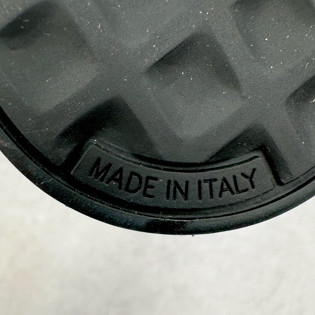 图片[10]-＃GD广顶 CHANEL香奈儿 24S德训鞋平底系带圆头菱格风四季休闲百搭款 原版开模 凹凸感超强 线条紧致🎀全新礼盒包装 细节拉满 环保太空革组合呼吸网织布鞋面材质 欧索莱环保去臭环型组合鞋垫 采用进口TPU大底 官方同步2024 最新礼盒包装 尺码：35 36 37 38 39 40-选品中心