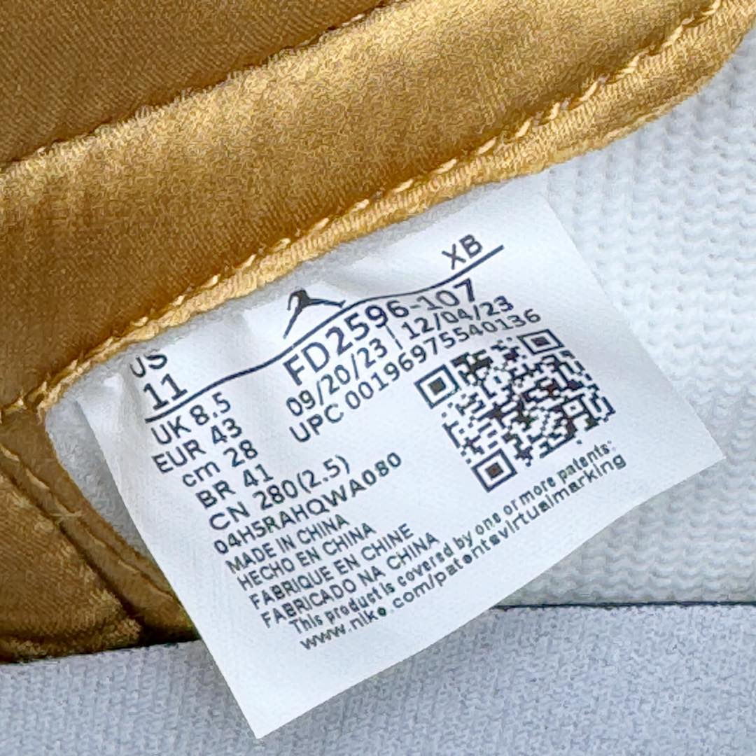 图片[11]-＃KZ神版莞产 Air Jordan AJ1 Retro High 白金 FD2596-107 外贸特供批次 终端控货优势输出 新配色不断更新开发 市场中端王者 全套原纸板楦头开发 确保原汁原味 完美呈现一代版型 一比一鞋头弧度高度鞋身弧度 此版本只针对中端市场 细节品控鞋型随意秒杀市面同价位 鞋型完美 不臃肿别扭 头层皮料加持 用料绝不含糊 进口玻璃冲刀皮料裁剪零毛边 电脑针车工艺 超高鞋面清洁度 最高QC检验标准 控制溢胶瑕疵 原盒原配 飞翼3D高频深度立体 工艺方面大到整体鞋型 漏斗收腰 底线拉帮 LOGO立体程度 小到针眼排布 载片对称 冲孔效果 鞋标规范 鞋垫背胶等等 无一不是口碑收割 每双都是一个回头客 尺码：36 36.5 37.5 38 38.5 39 40 40.5 41 42 42.5 43 44 44.5 45 46 47.5-选品中心