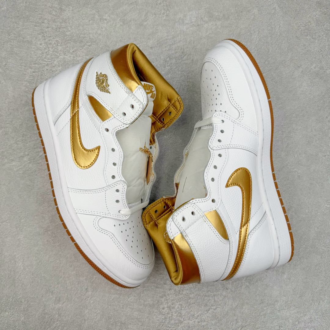 图片[3]-＃KZ神版莞产 Air Jordan AJ1 Retro High 白金 FD2596-107 外贸特供批次 终端控货优势输出 新配色不断更新开发 市场中端王者 全套原纸板楦头开发 确保原汁原味 完美呈现一代版型 一比一鞋头弧度高度鞋身弧度 此版本只针对中端市场 细节品控鞋型随意秒杀市面同价位 鞋型完美 不臃肿别扭 头层皮料加持 用料绝不含糊 进口玻璃冲刀皮料裁剪零毛边 电脑针车工艺 超高鞋面清洁度 最高QC检验标准 控制溢胶瑕疵 原盒原配 飞翼3D高频深度立体 工艺方面大到整体鞋型 漏斗收腰 底线拉帮 LOGO立体程度 小到针眼排布 载片对称 冲孔效果 鞋标规范 鞋垫背胶等等 无一不是口碑收割 每双都是一个回头客 尺码：36 36.5 37.5 38 38.5 39 40 40.5 41 42 42.5 43 44 44.5 45 46 47.5-选品中心