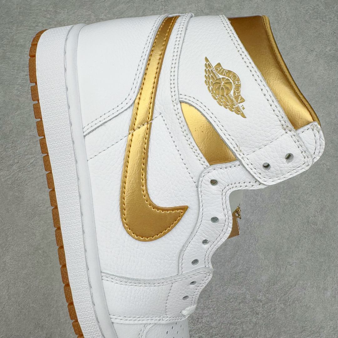 图片[6]-＃KZ神版莞产 Air Jordan AJ1 Retro High 白金 FD2596-107 外贸特供批次 终端控货优势输出 新配色不断更新开发 市场中端王者 全套原纸板楦头开发 确保原汁原味 完美呈现一代版型 一比一鞋头弧度高度鞋身弧度 此版本只针对中端市场 细节品控鞋型随意秒杀市面同价位 鞋型完美 不臃肿别扭 头层皮料加持 用料绝不含糊 进口玻璃冲刀皮料裁剪零毛边 电脑针车工艺 超高鞋面清洁度 最高QC检验标准 控制溢胶瑕疵 原盒原配 飞翼3D高频深度立体 工艺方面大到整体鞋型 漏斗收腰 底线拉帮 LOGO立体程度 小到针眼排布 载片对称 冲孔效果 鞋标规范 鞋垫背胶等等 无一不是口碑收割 每双都是一个回头客 尺码：36 36.5 37.5 38 38.5 39 40 40.5 41 42 42.5 43 44 44.5 45 46 47.5-选品中心