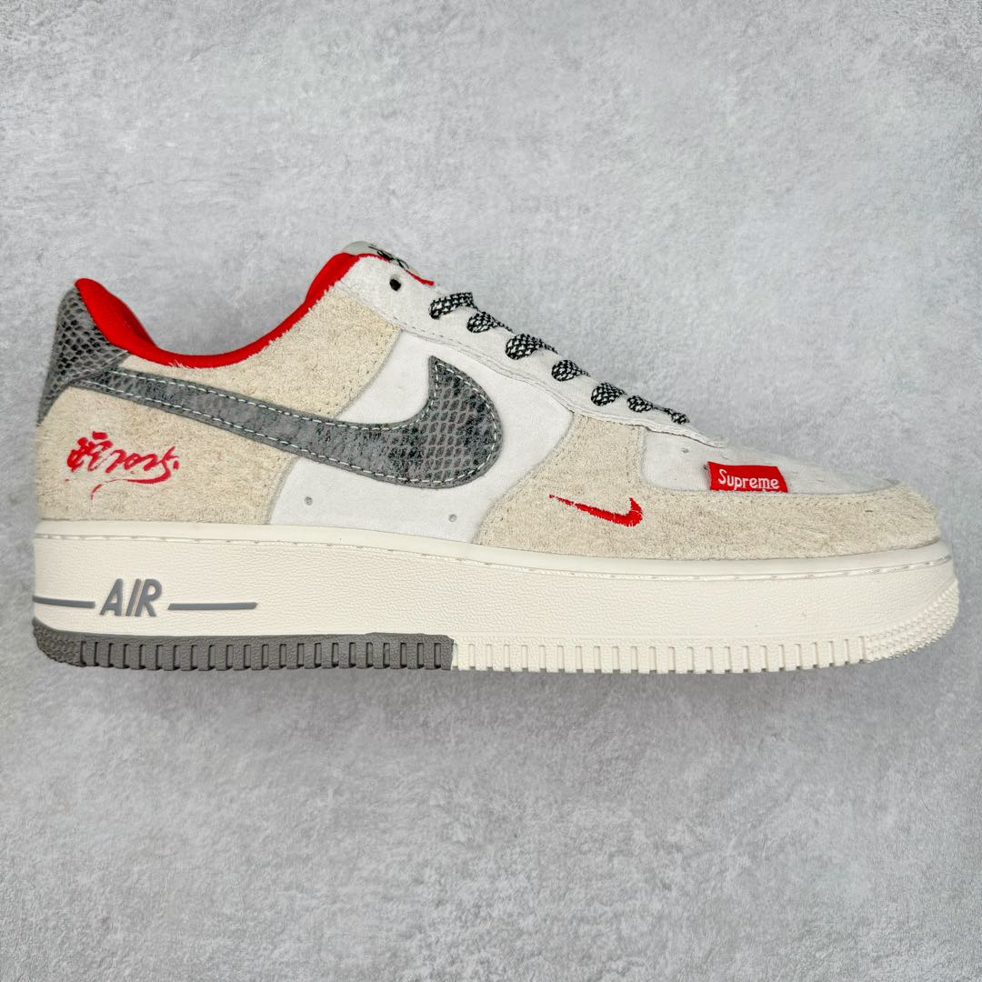 NK Air Force 1´07 Low 空军一号低帮百搭休闲运动板鞋 DM6688-010 柔软、弹性十足的缓震性能和出色的中底设计 横跨复古与现代的外型结合 造就出风靡全球 三十多年的Force 1 直到今天还深受青睐 尺码:36 36.5 37.5 38 38.5 39 40 40.5 41 42 42.5 43 44 44.5 45-选品中心