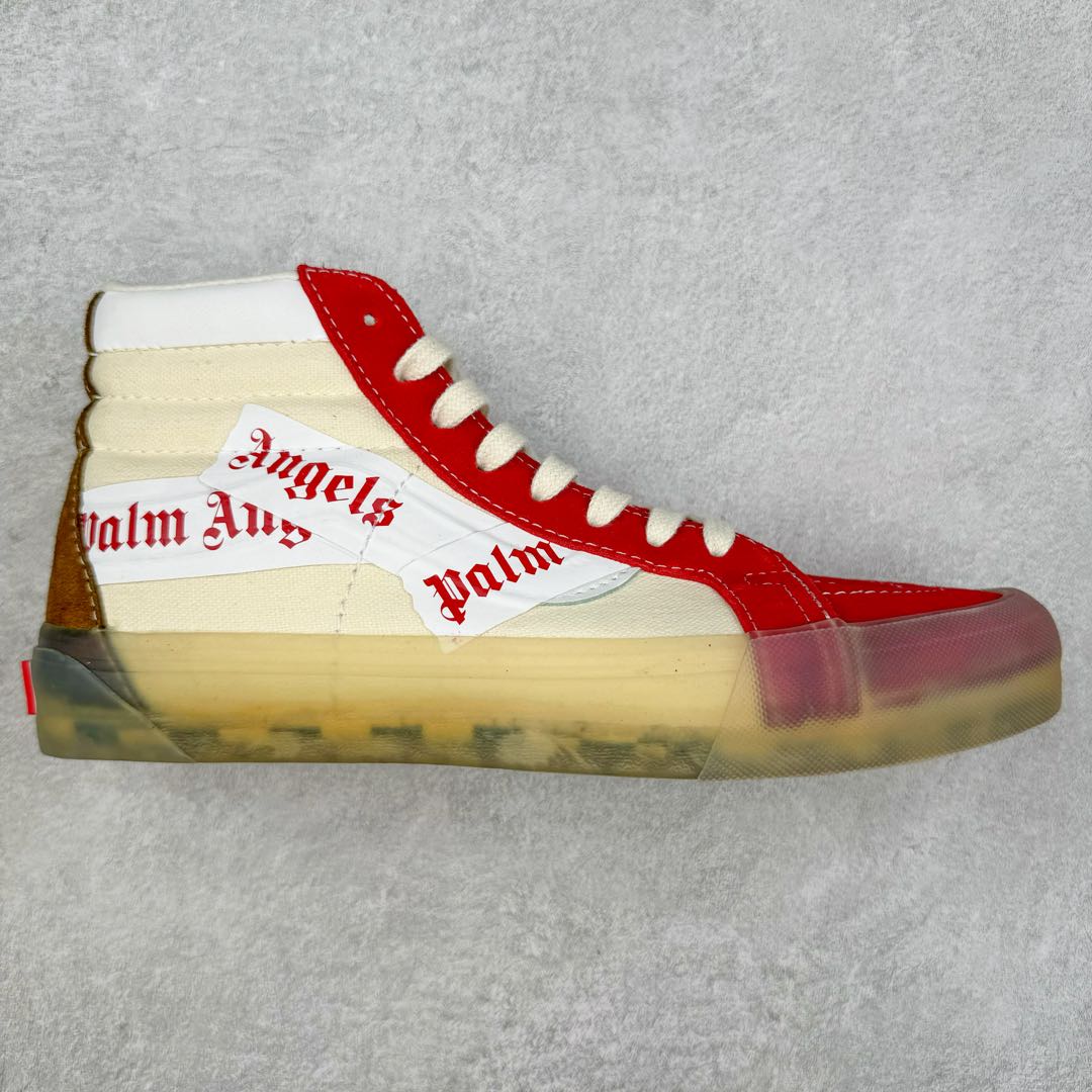 Palm Angels x Vans Sk8-Mid 联名 整体红白色系搭配后跟咖啡色麂皮与脚背处红色麂皮相呼应 做旧的轻微黄大底复古感直接拉满 Palm Angels经典的胶布logo以烫印的形式出现在鞋面 彰显了品牌的身份也使整体线条更丰富 货号：VN0A3MV777W 尺码：35 36 36.5 37 38 38.5 39 40 40.5 41 42 42.5 43 44-选品中心